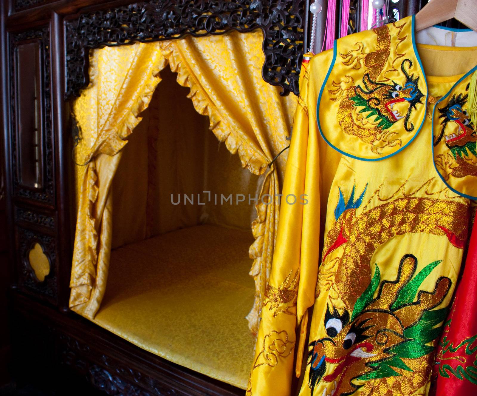Detail of a courtyard house in Beijing, Qing dinasty. Every single piece of forniture follow feng shui rules.
