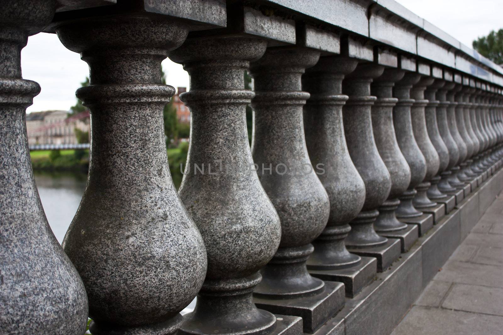 Detail of a bridge in Glasgow: columns with a limited deep of field