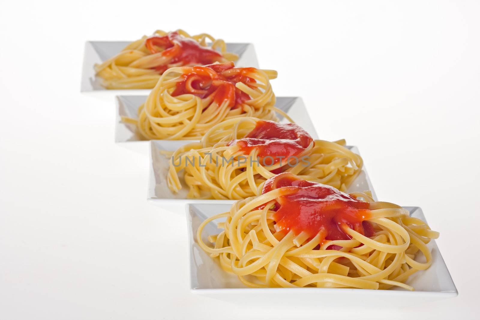 tagliatelle with tomato sauce