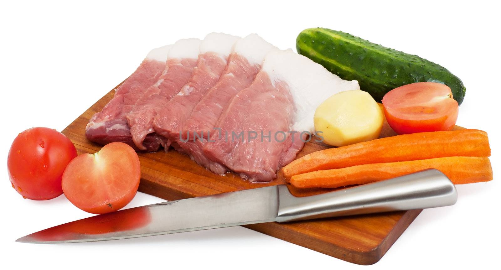 Unprepared cutted meat and vegetables.
