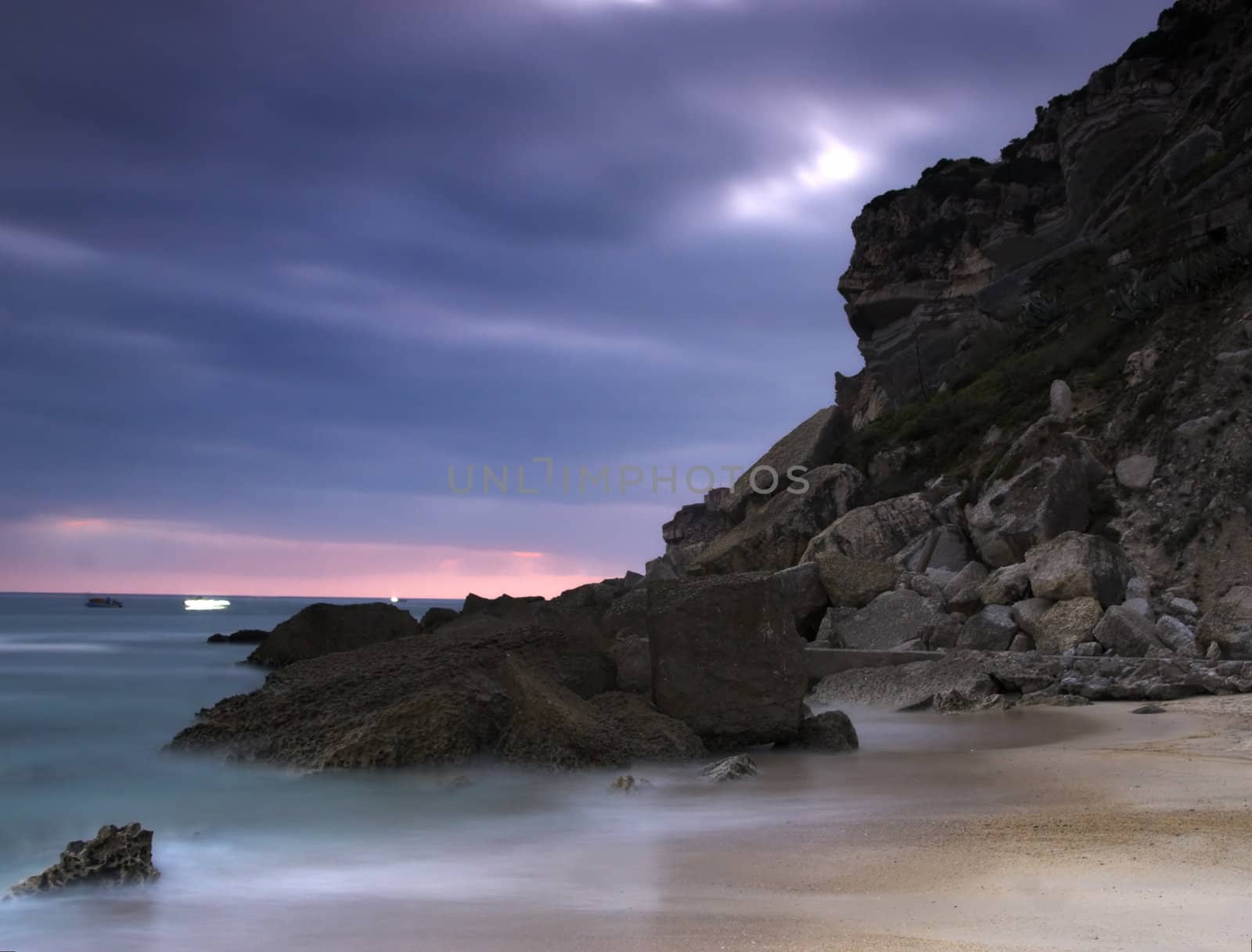 Picture of a beautiful beach at night in Long exposition mode