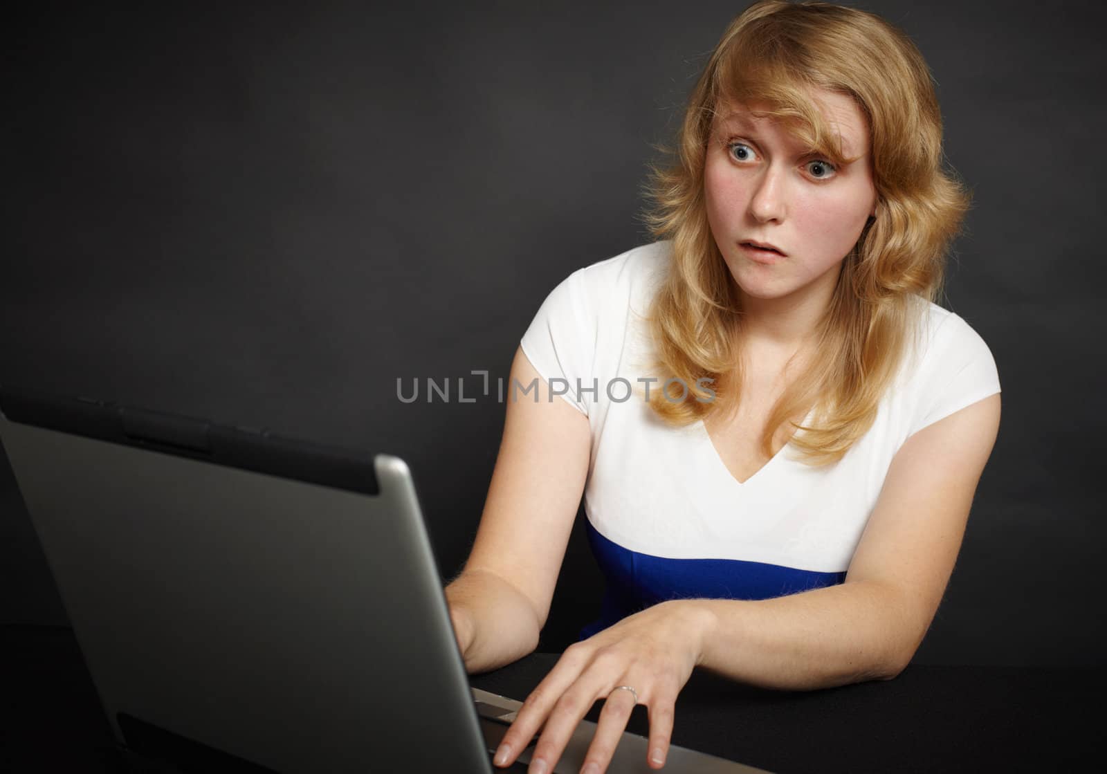 Woman scares content of Internet sites by pzaxe