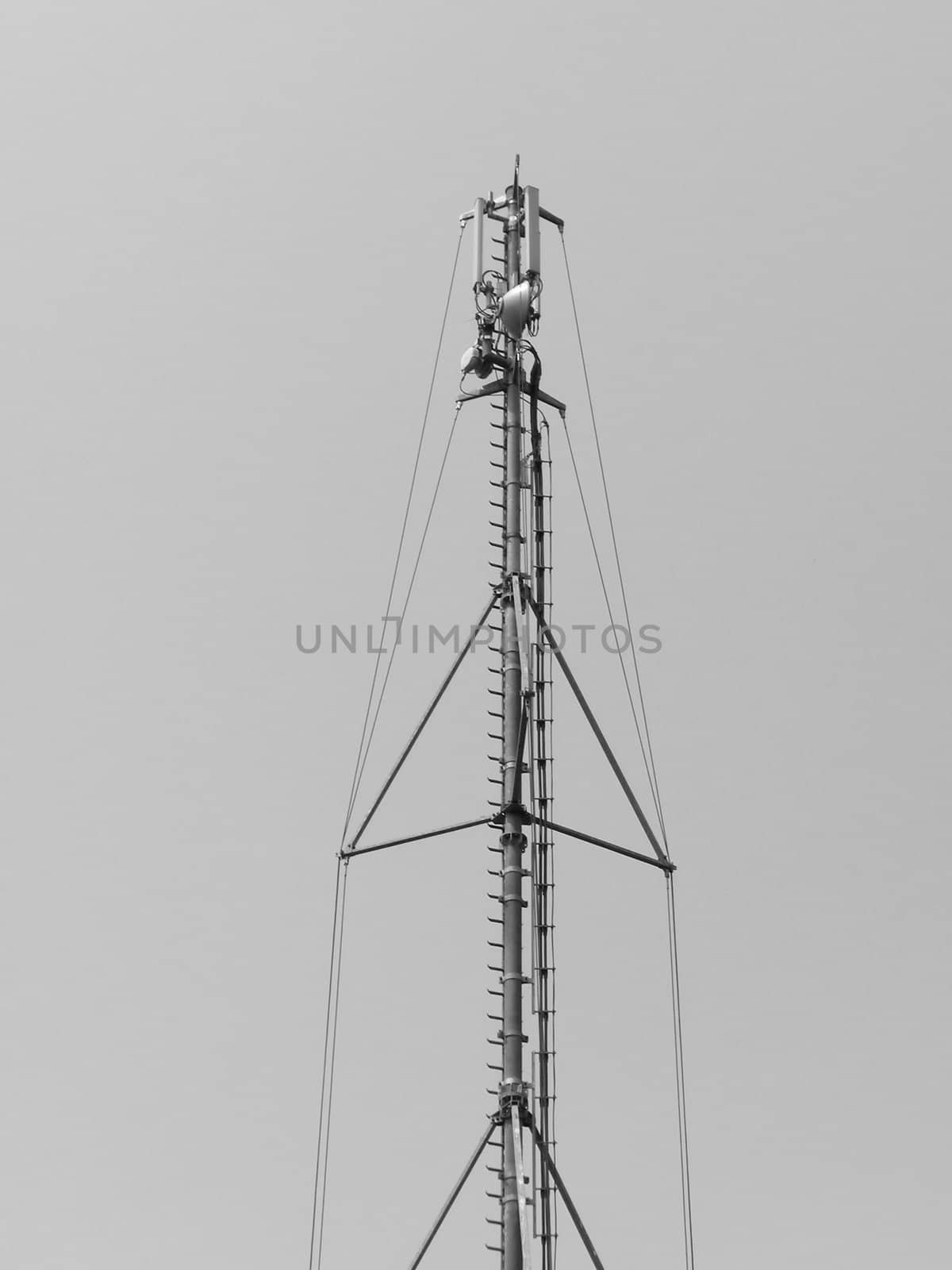 Tower for telecommunication aerial antenna