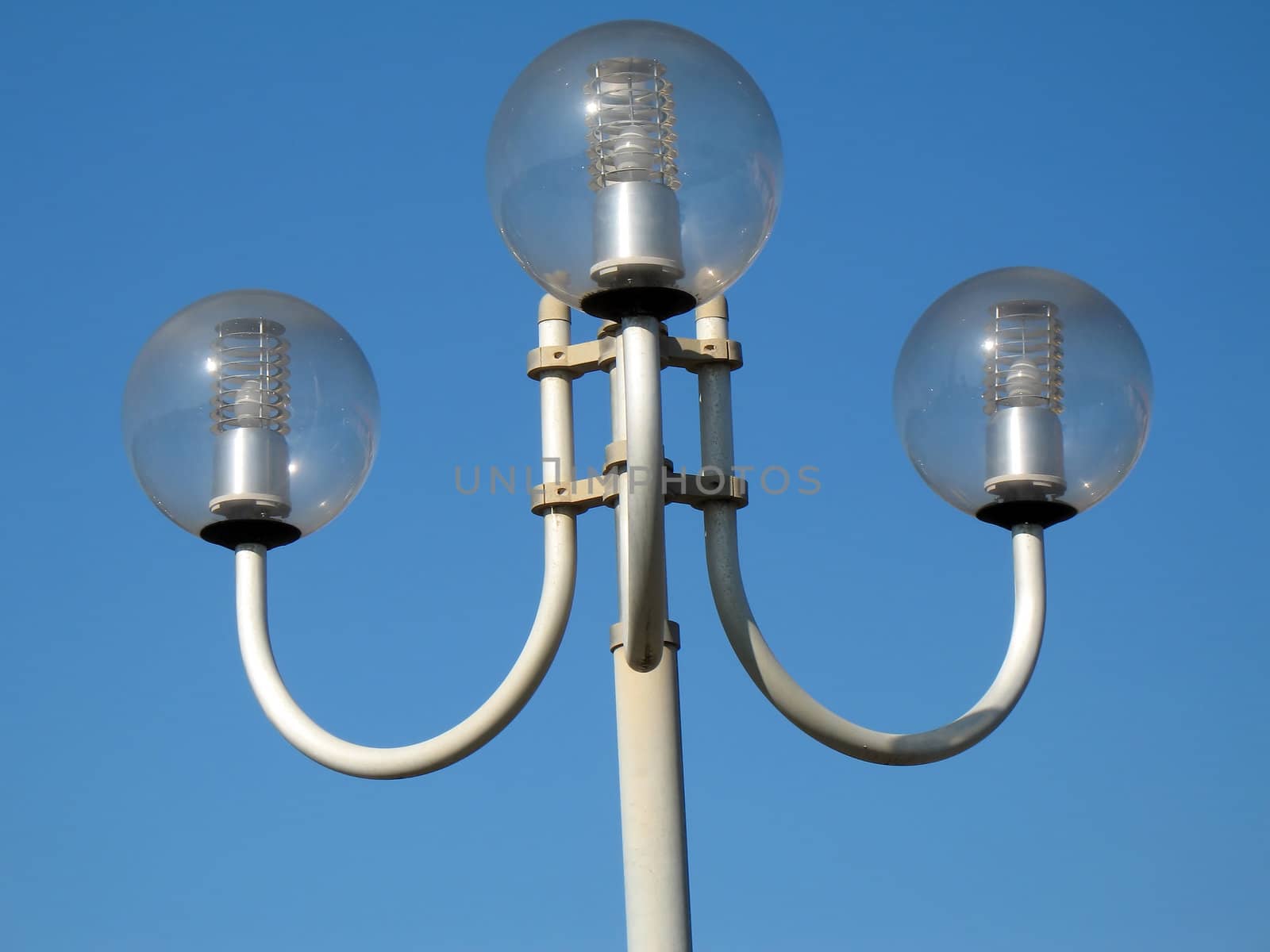 round streetlamps in the city