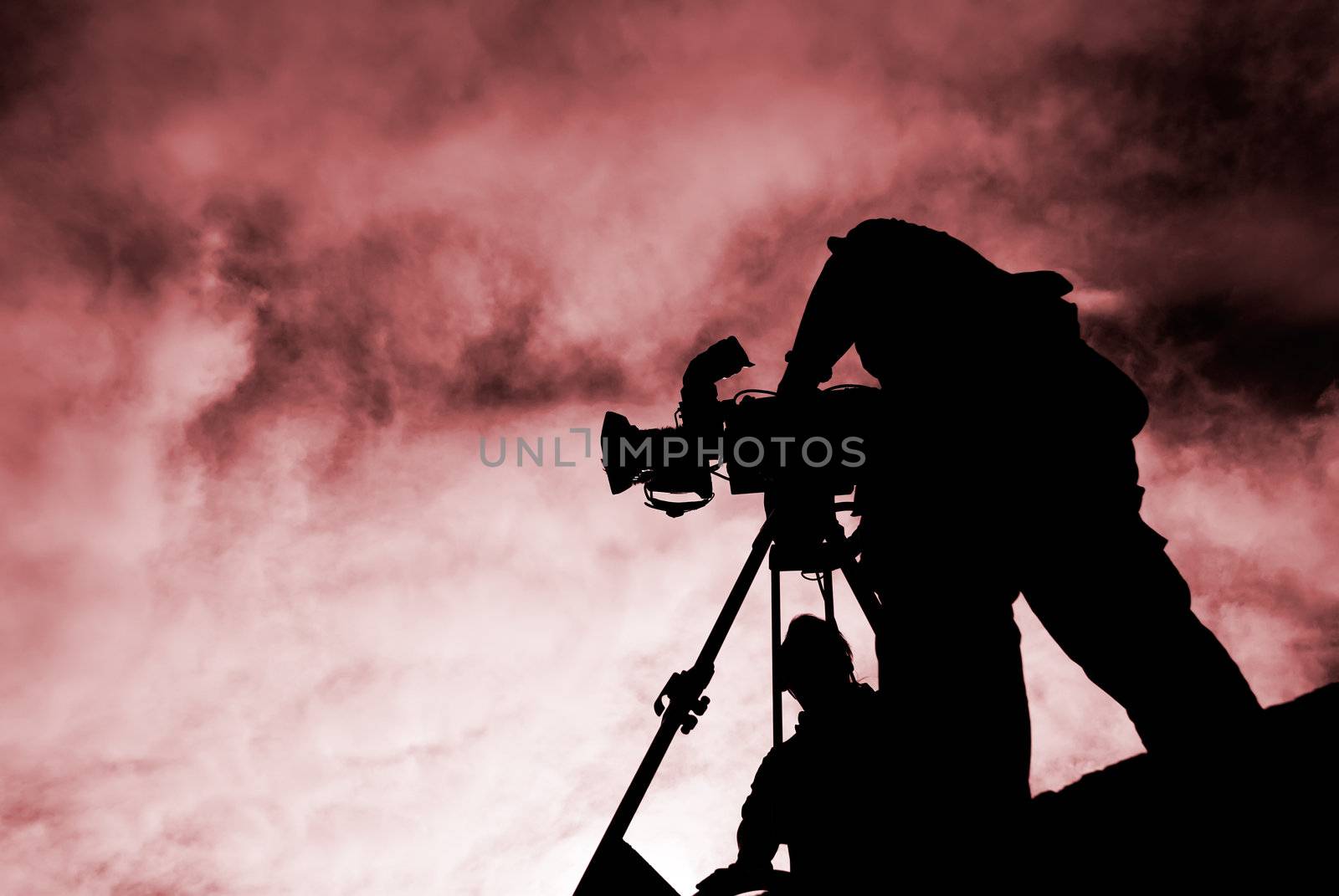 cameraman with silhouette by elwynn