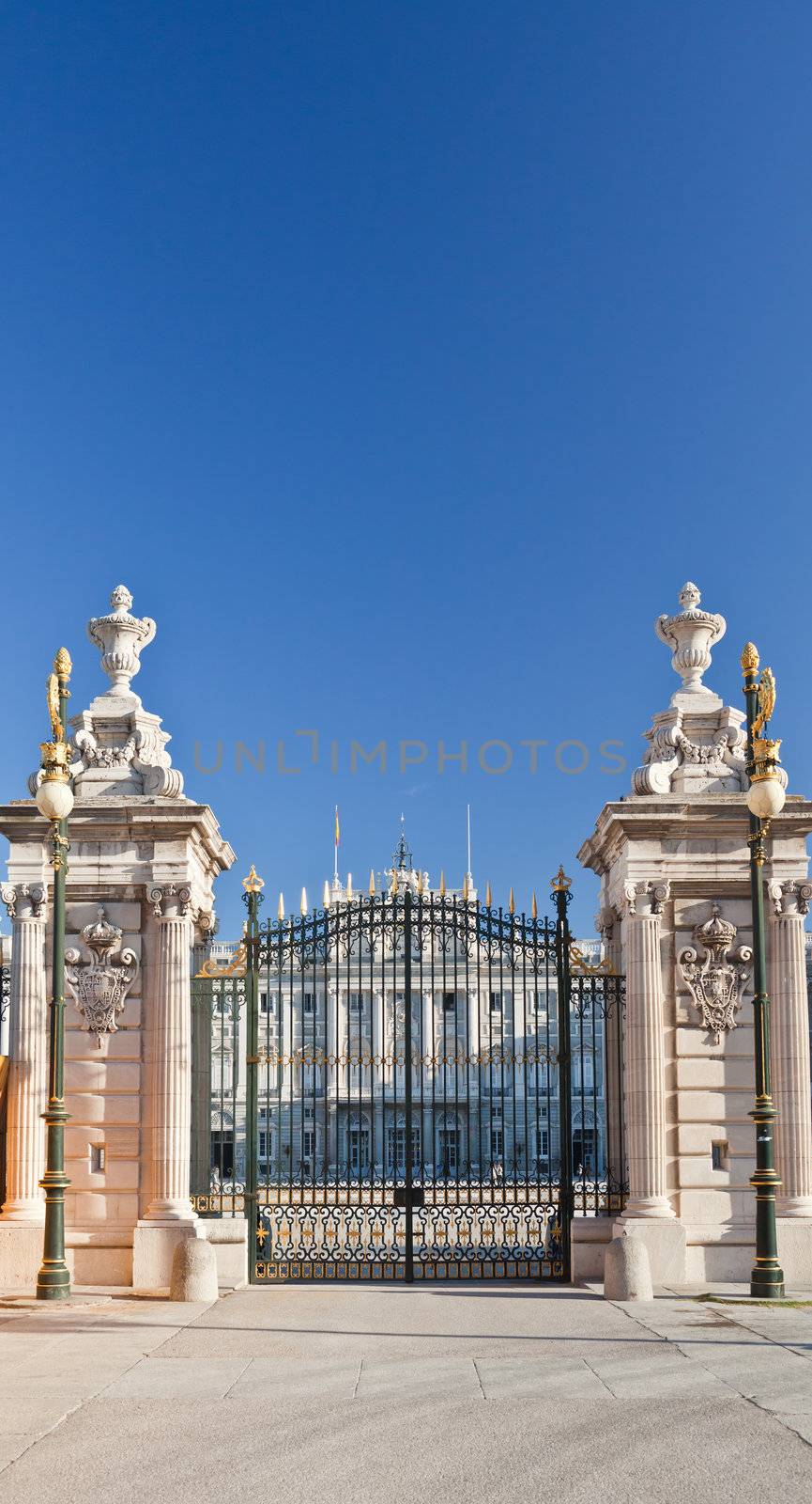 The Royal Palace in Madrid by gary718