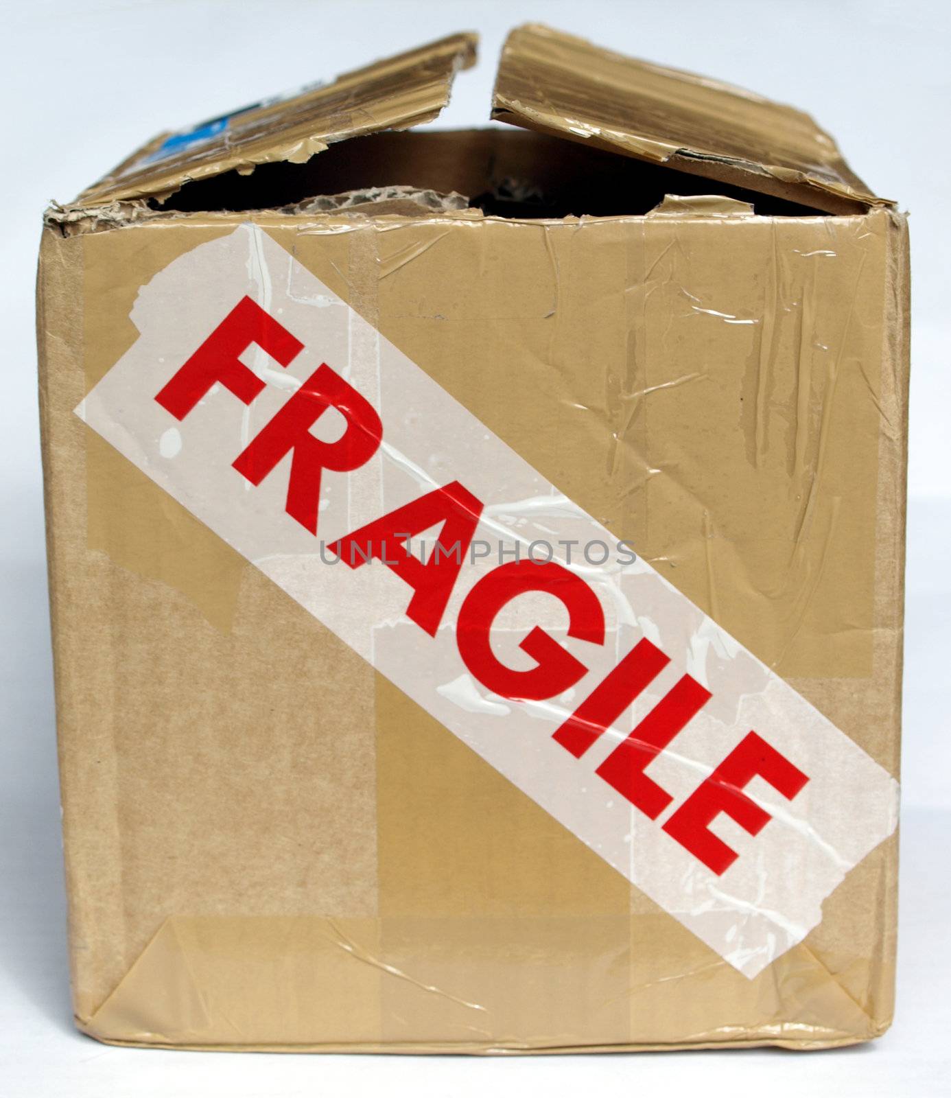 Detail of a fragile corrugated cardboard packet