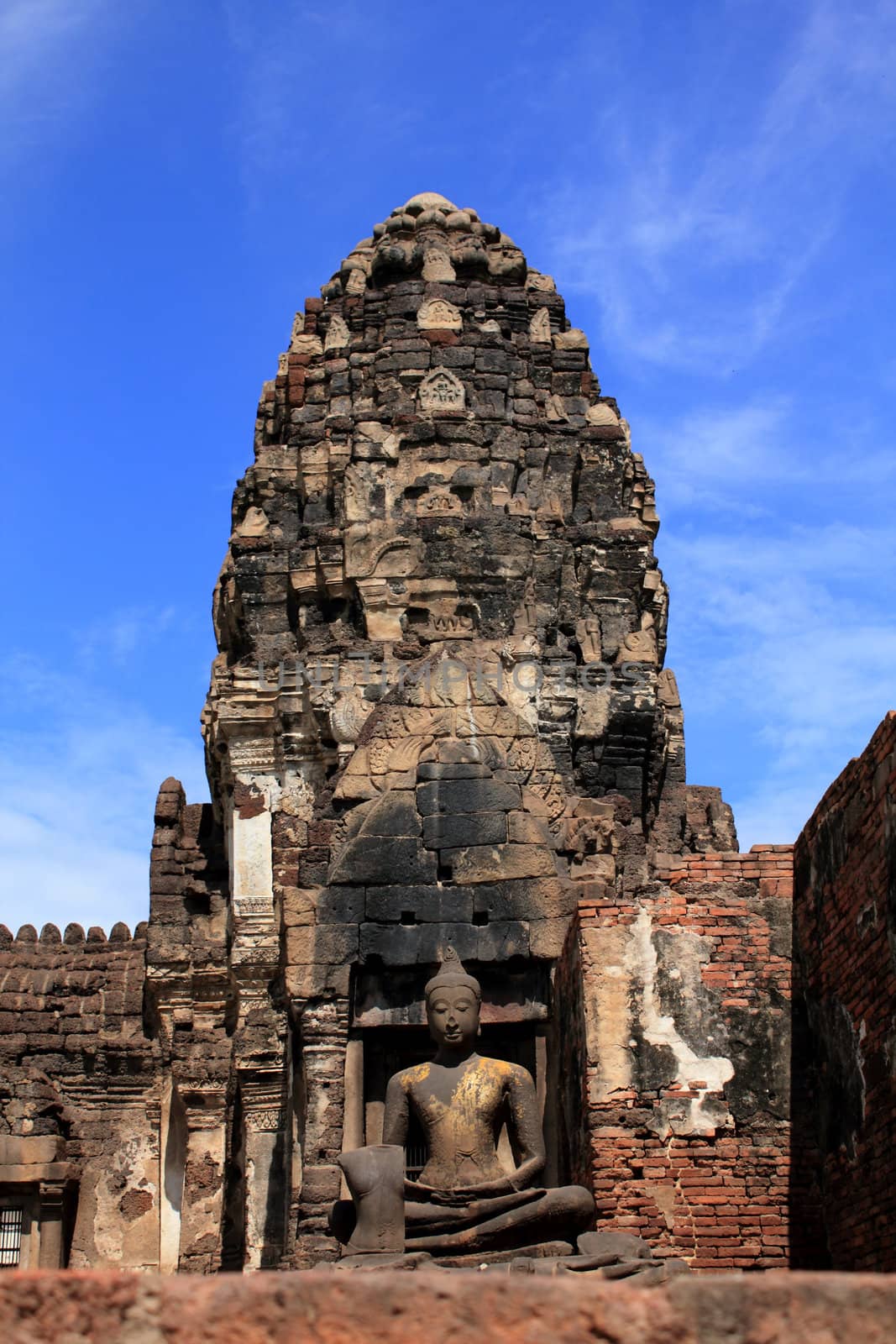 Buddha Image in Pagoda Lopburi of Thailand by lavoview