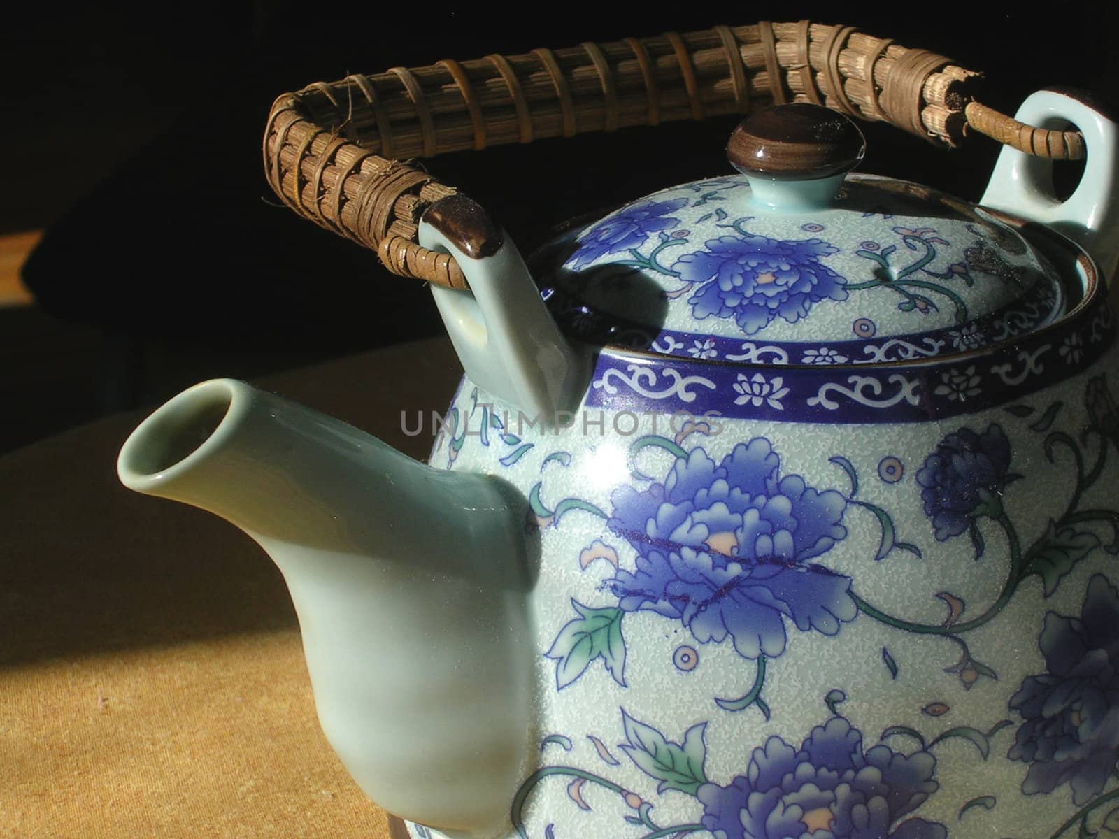 A teapot in the afternoon light