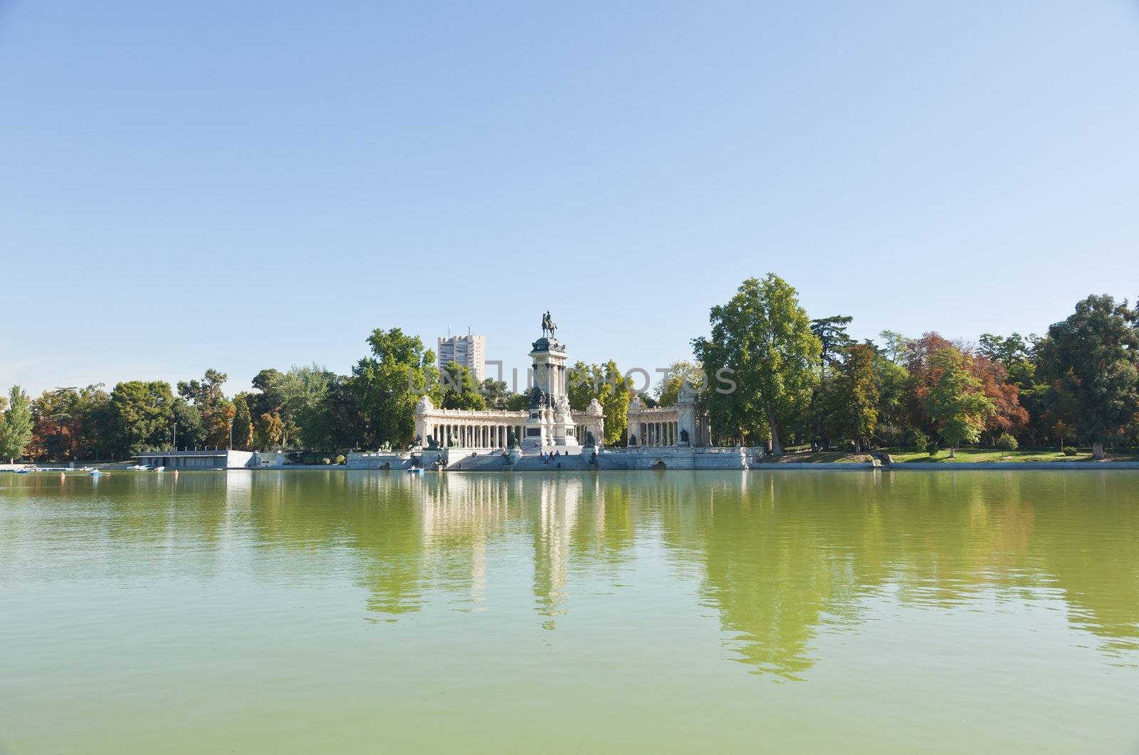 The Retiro Park in Madrid City by gary718