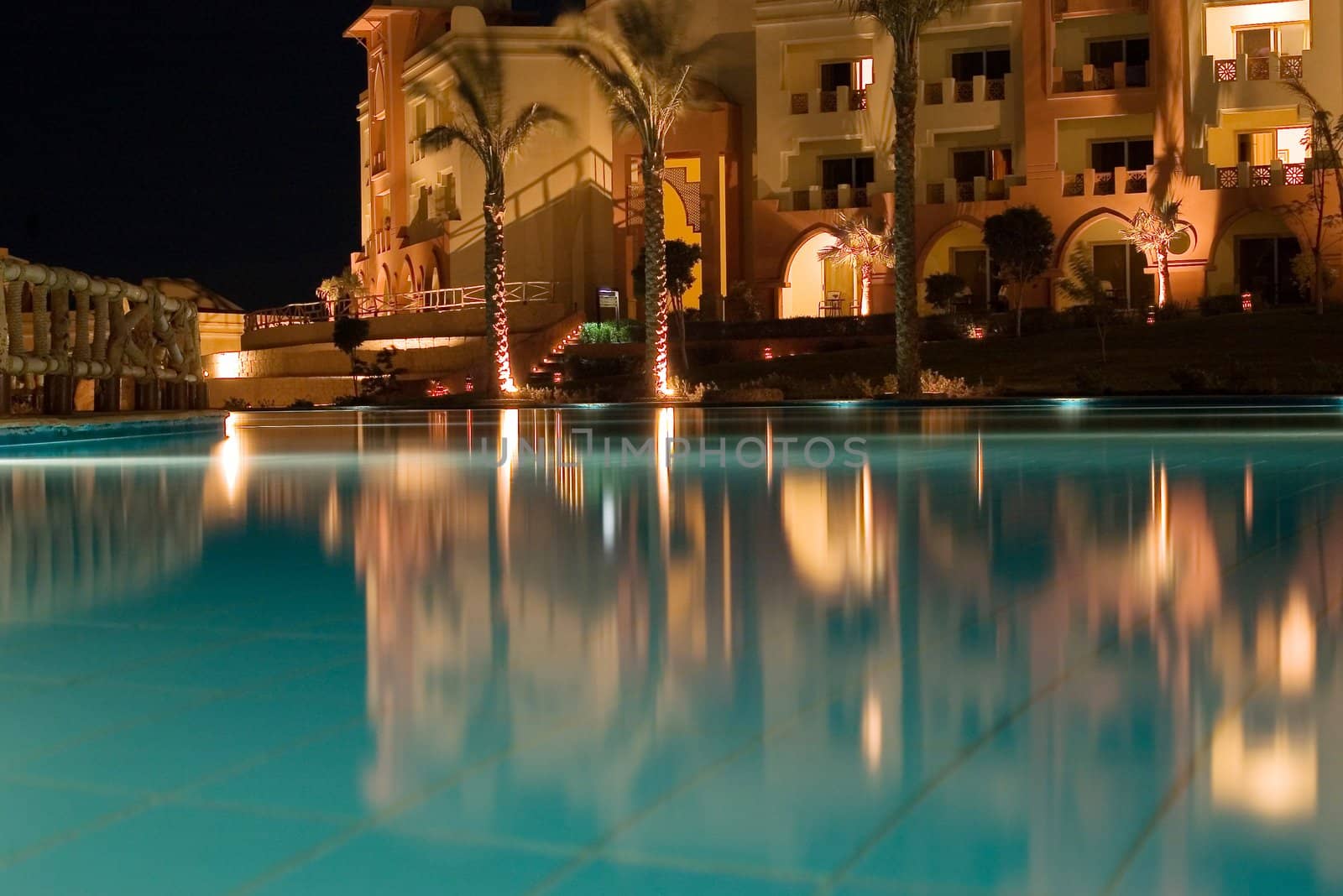 swimming-pool in night