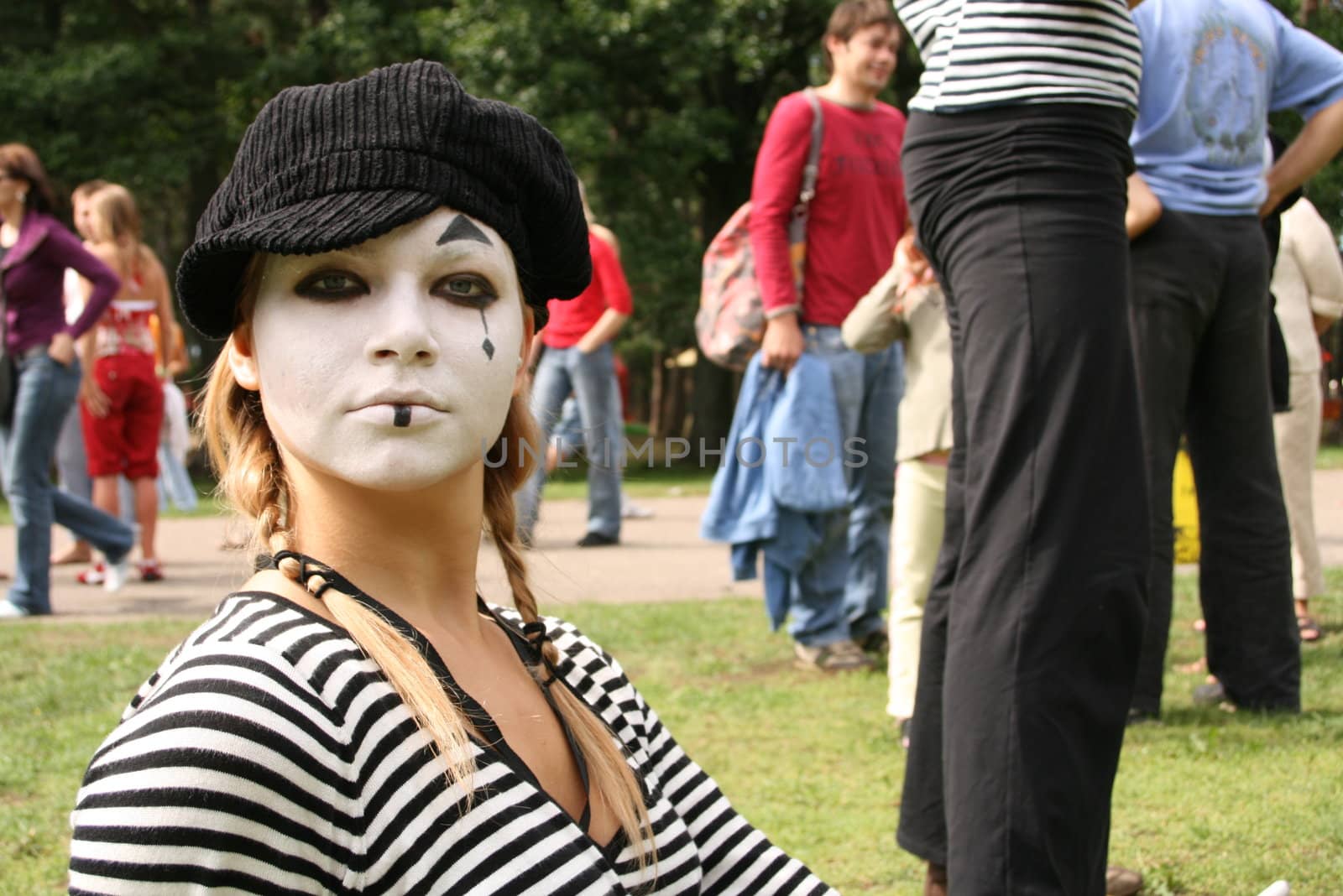 Mimes entertaining public at Positivus AB Festival in Salacgriva, Latvia, 27 July 2007