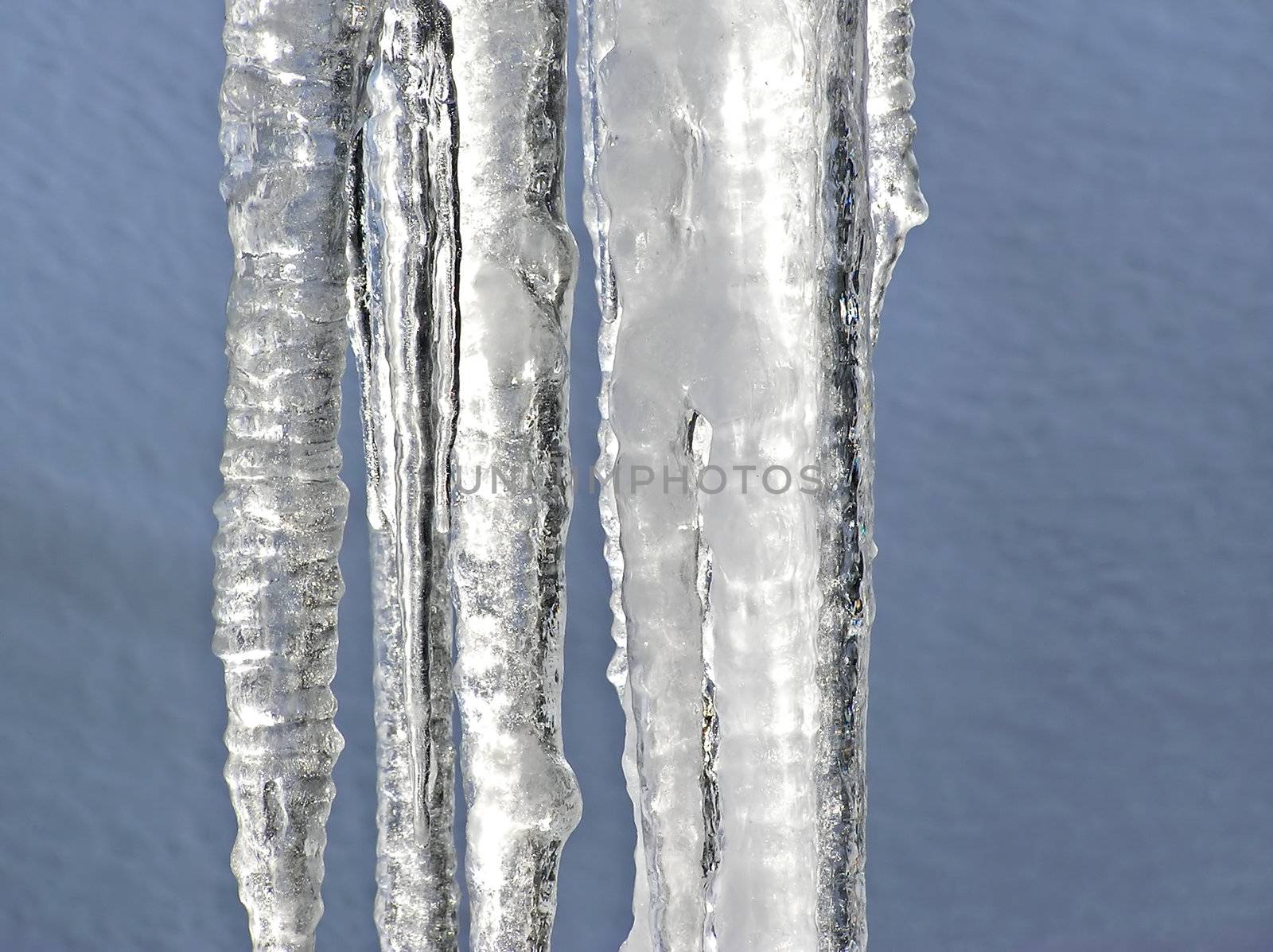 Melting icicles by Mirage3