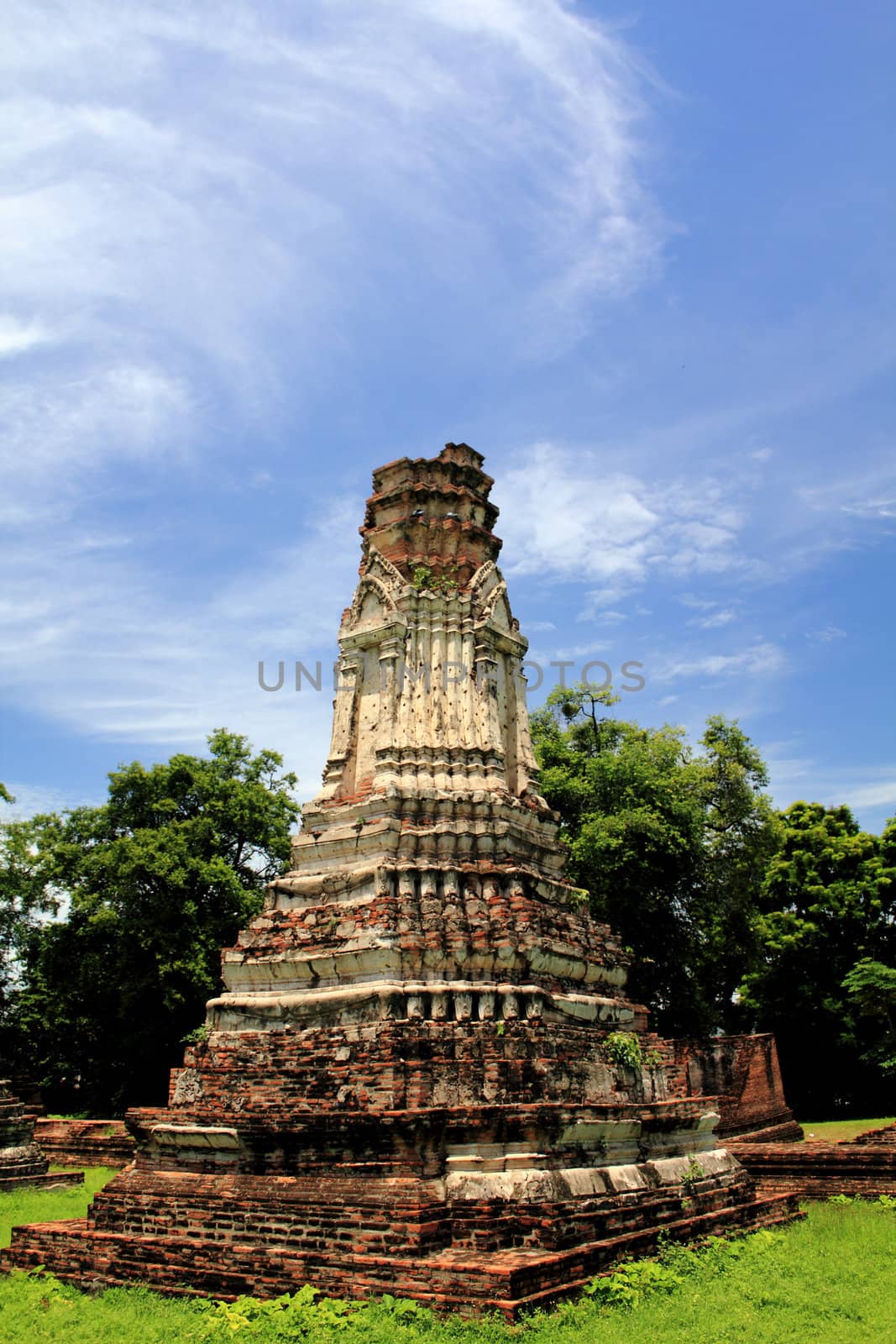 Wat Phasrirattanamahathat in Lopburi of Thailand