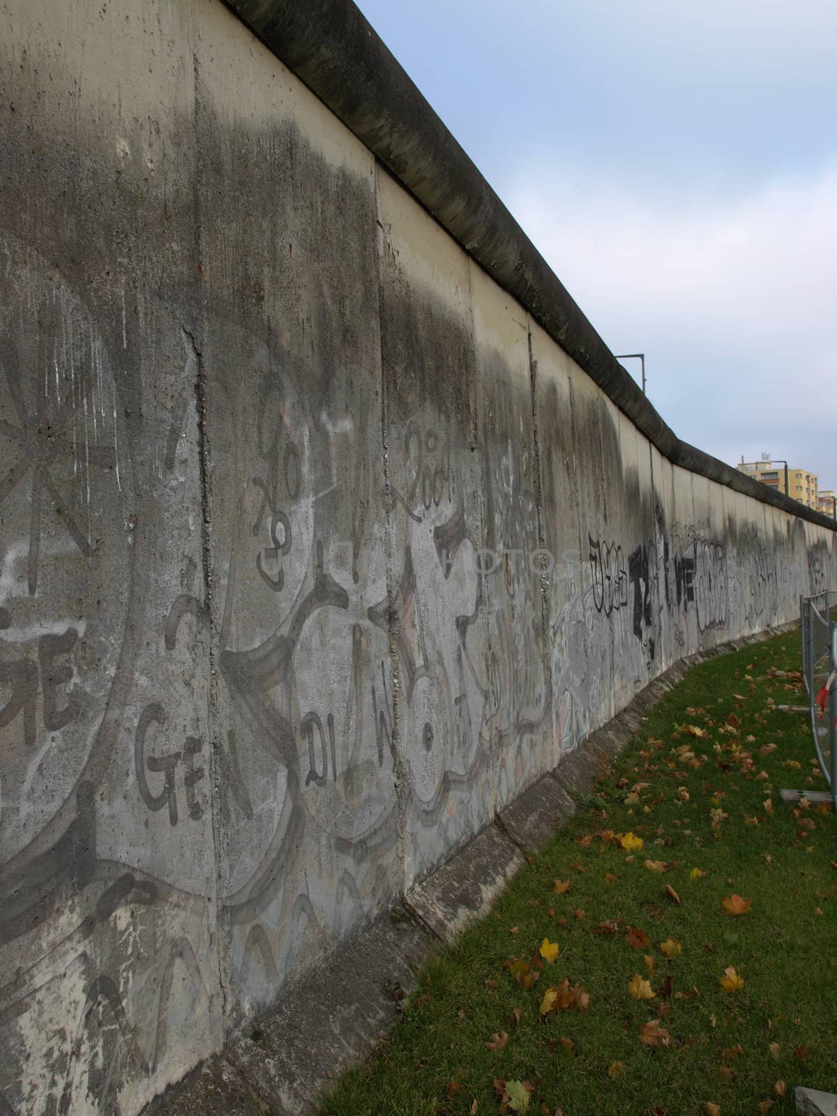 Berlin Wall by claudiodivizia