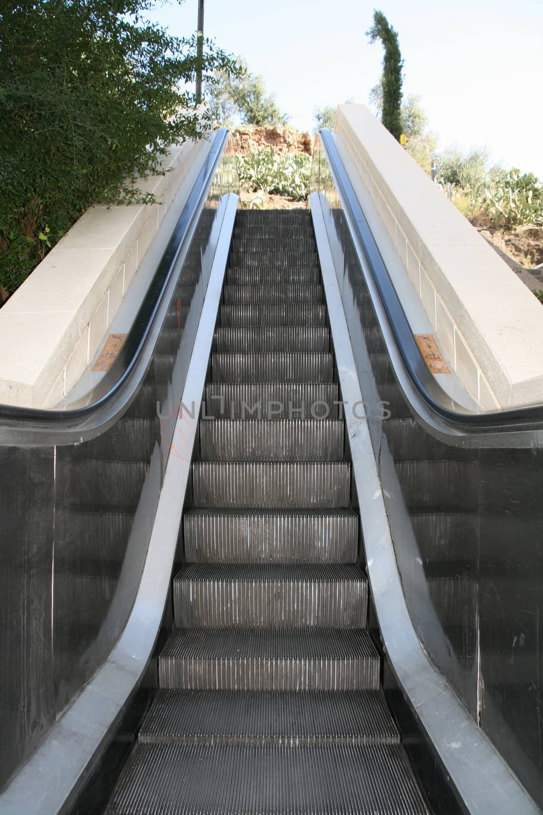 escalator by neko92vl