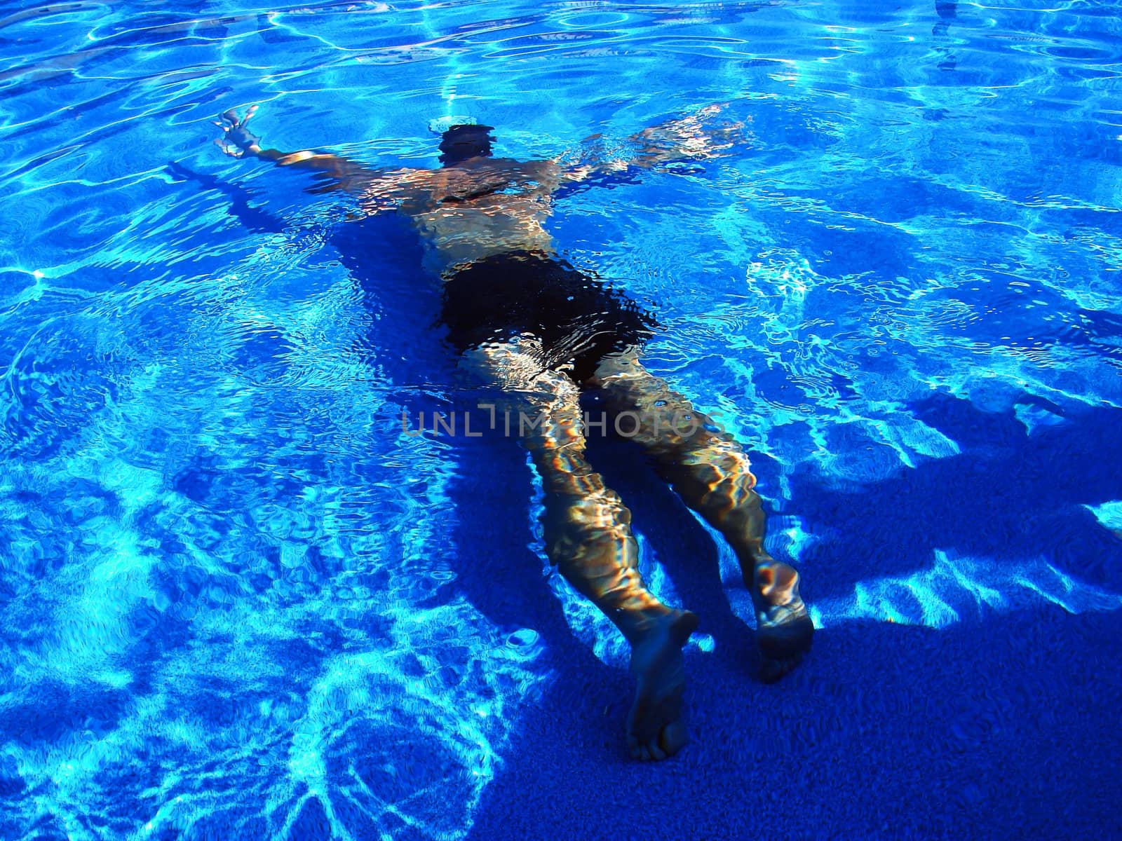 Man underwater by Mirage3