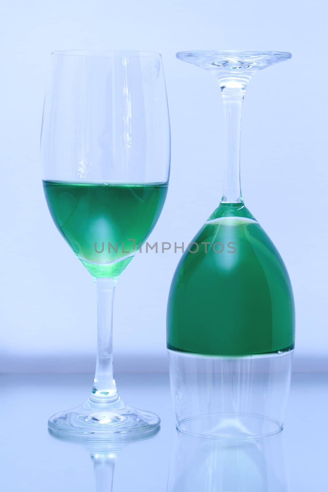 Colored glasses arranged on a glass substrate