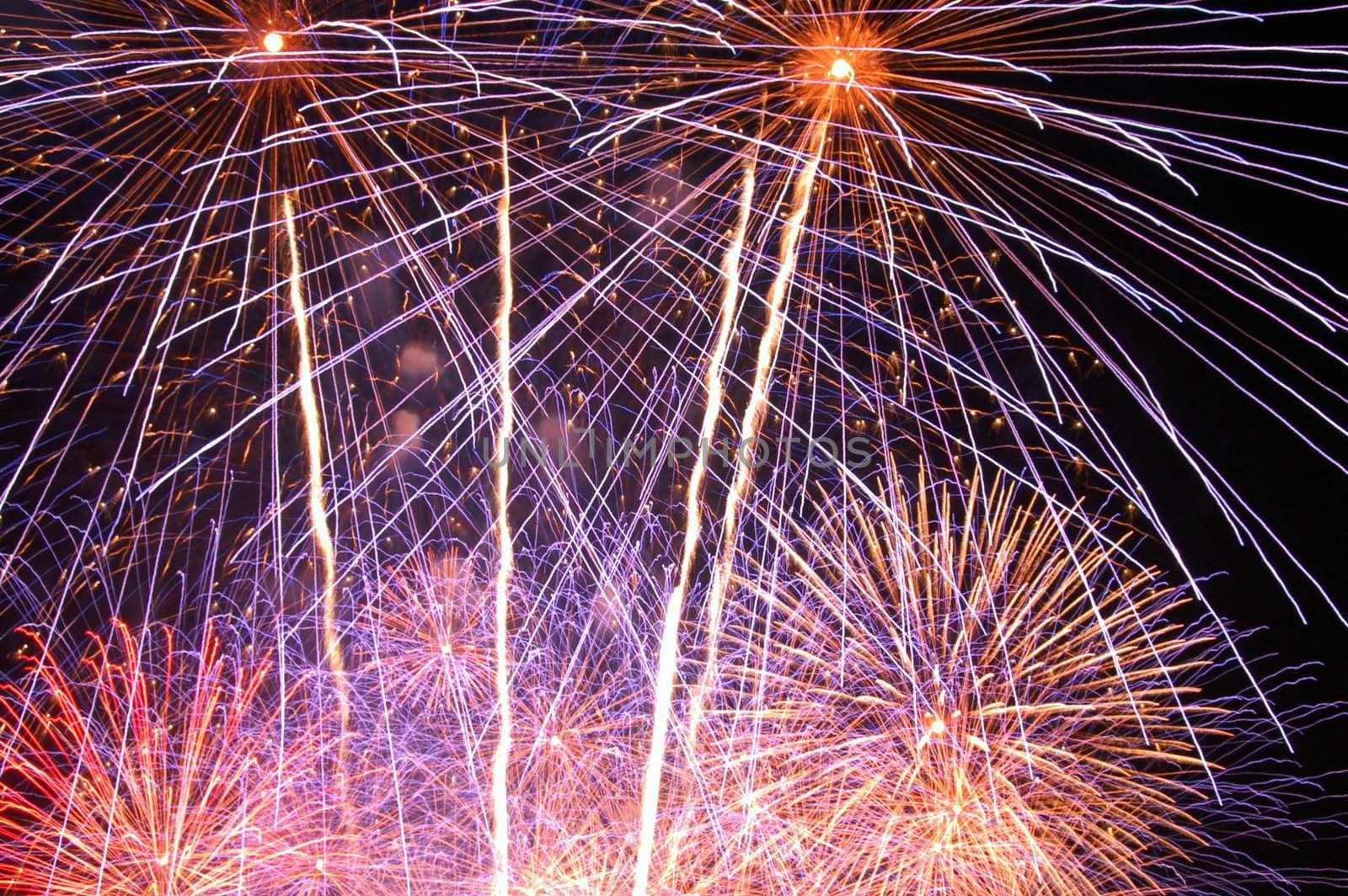 fireworks lighting in many different colors