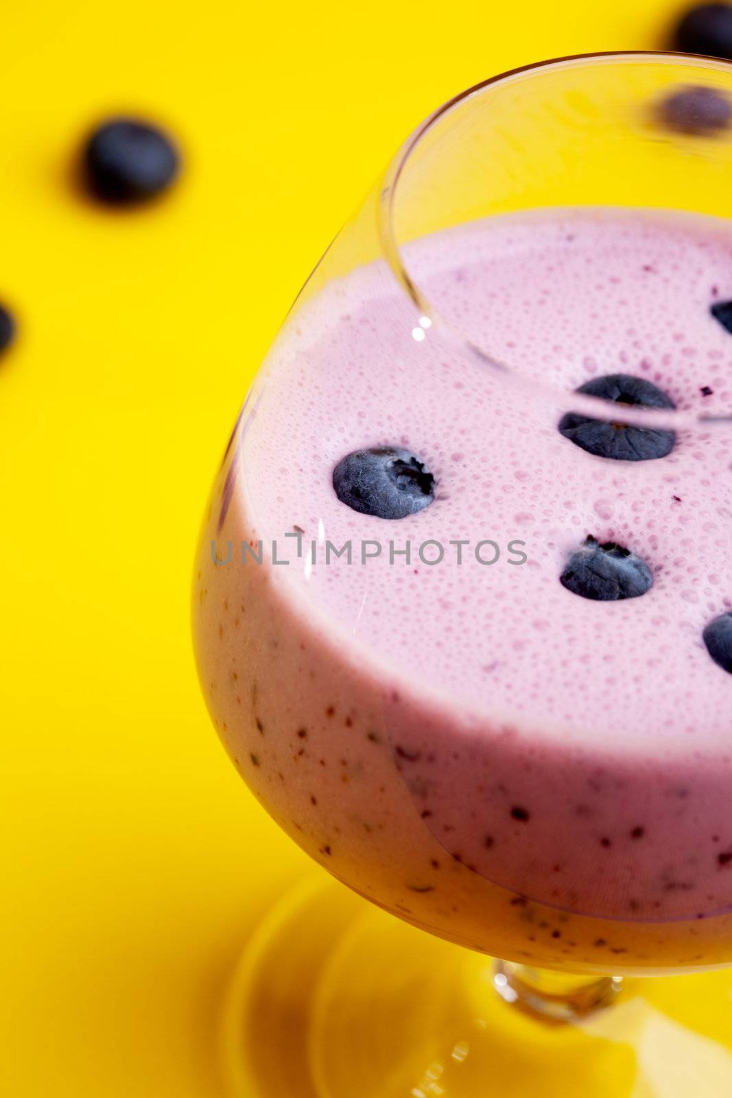 Blueberry Smoothie by leaf