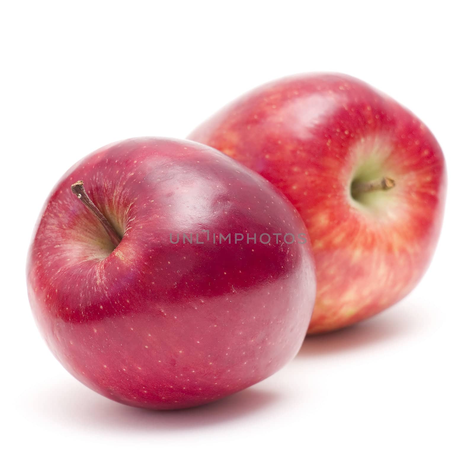 red apples by miradrozdowski