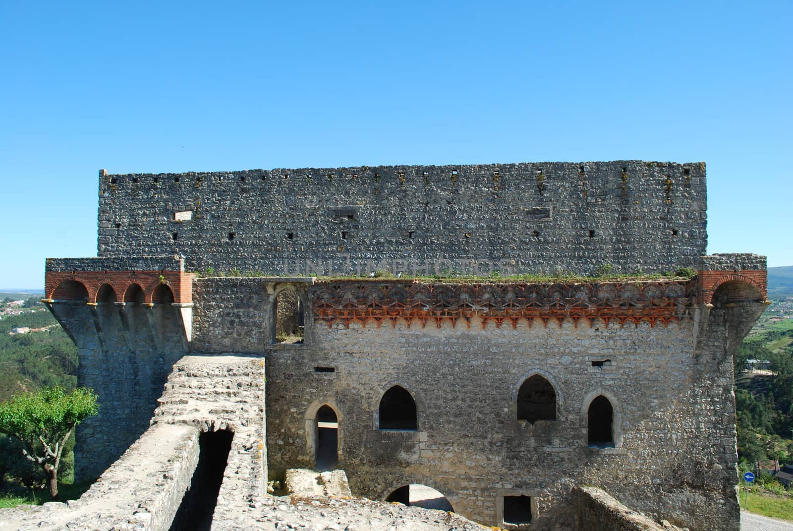 Ourém Castle (blue sky background) by luissantos84