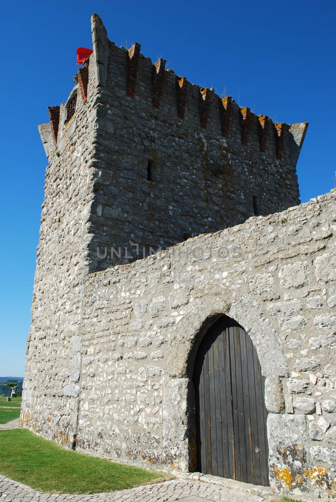 Ourém Castle (blue sky background) by luissantos84
