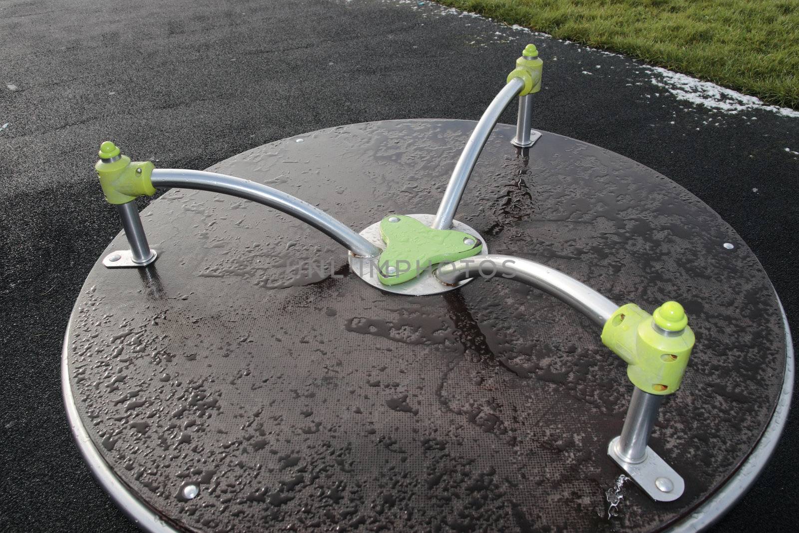 wet roundabout at winter