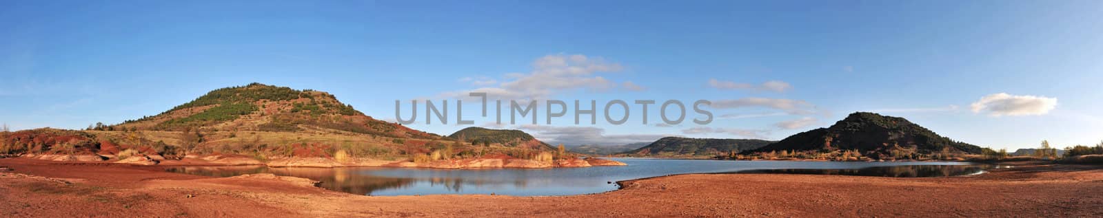 lac du Salagou by cynoclub