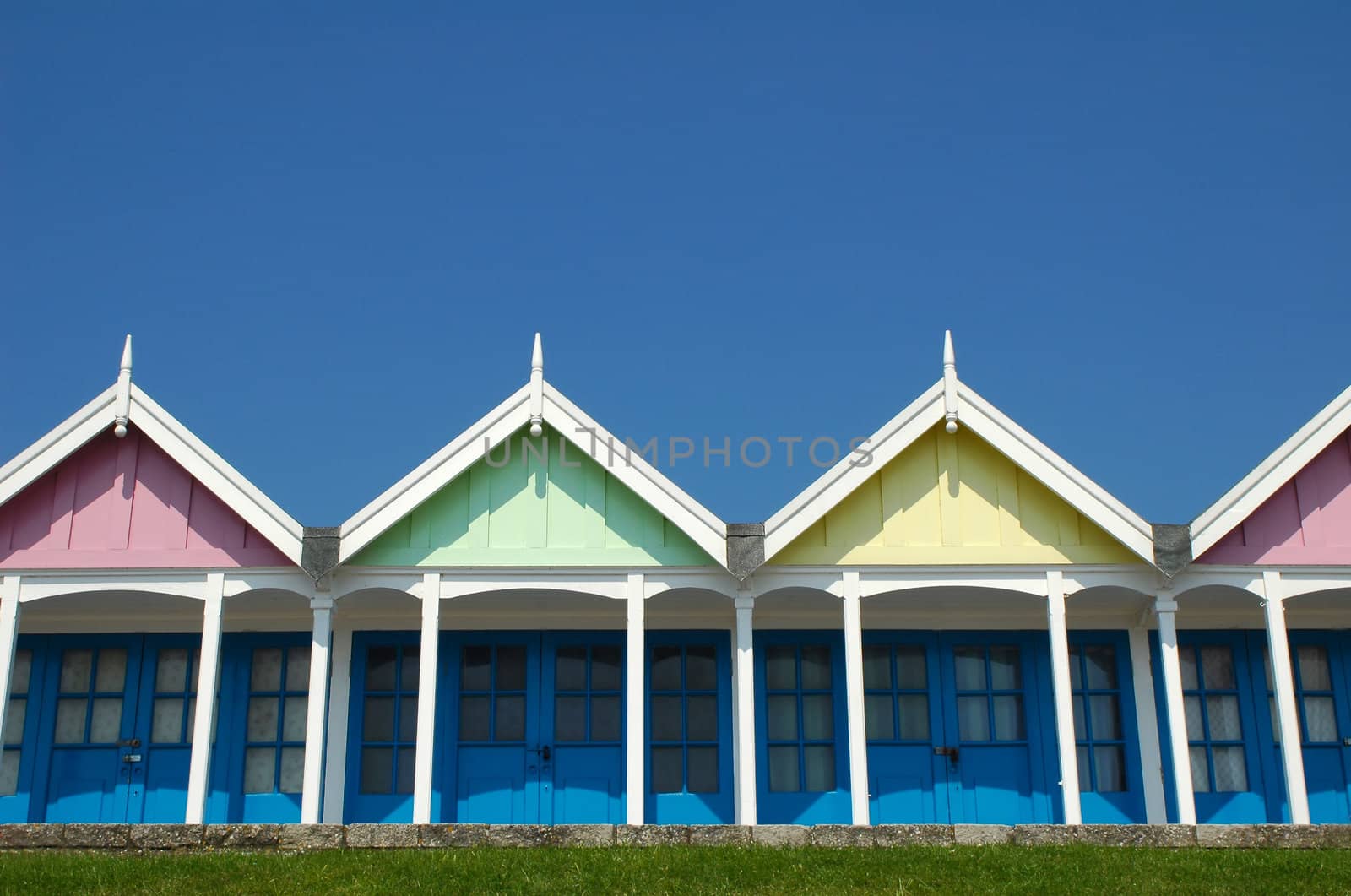 beach huts by nelsonart