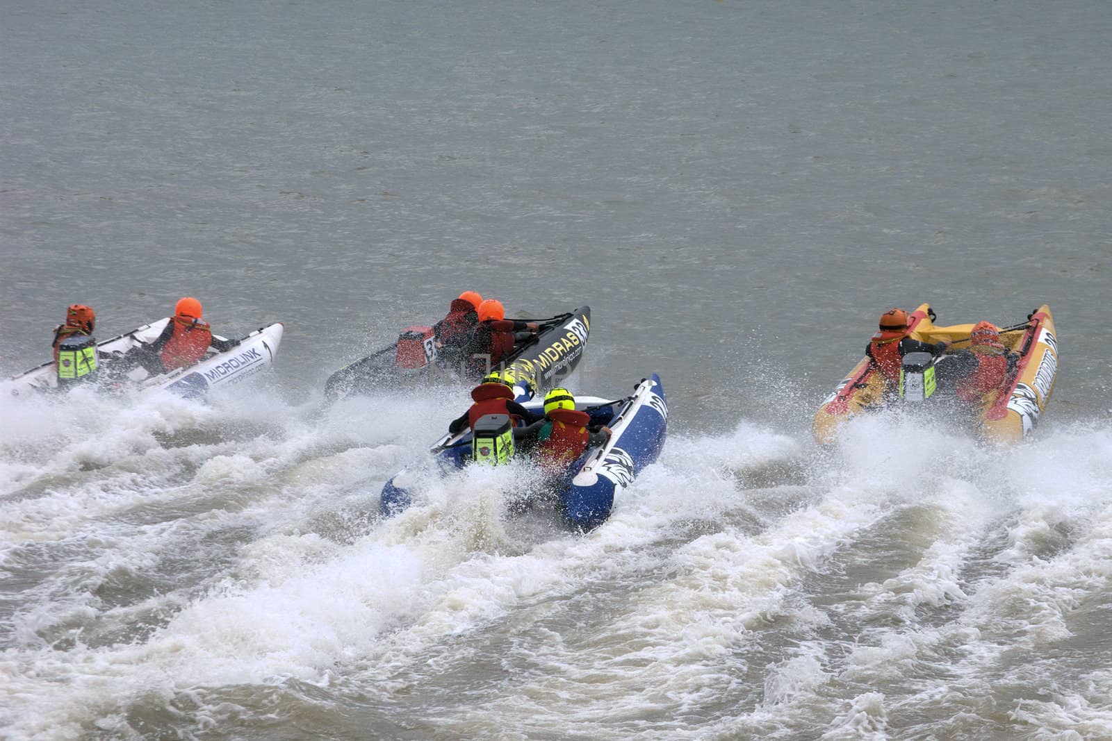 Inflatable boats racing by pauws99