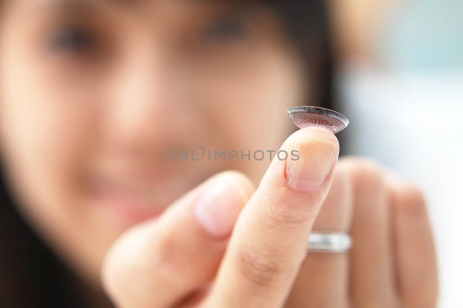 contact lens