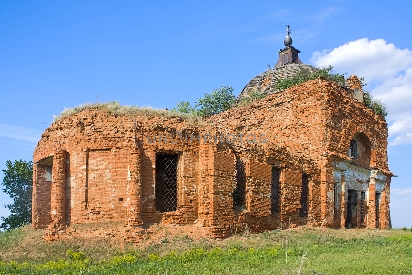 Ruined church by zhannaprokopeva