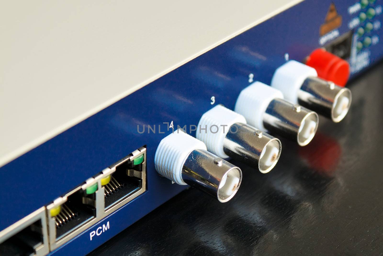 fiber optic video converter with optical FC connectors and video BNC connectors