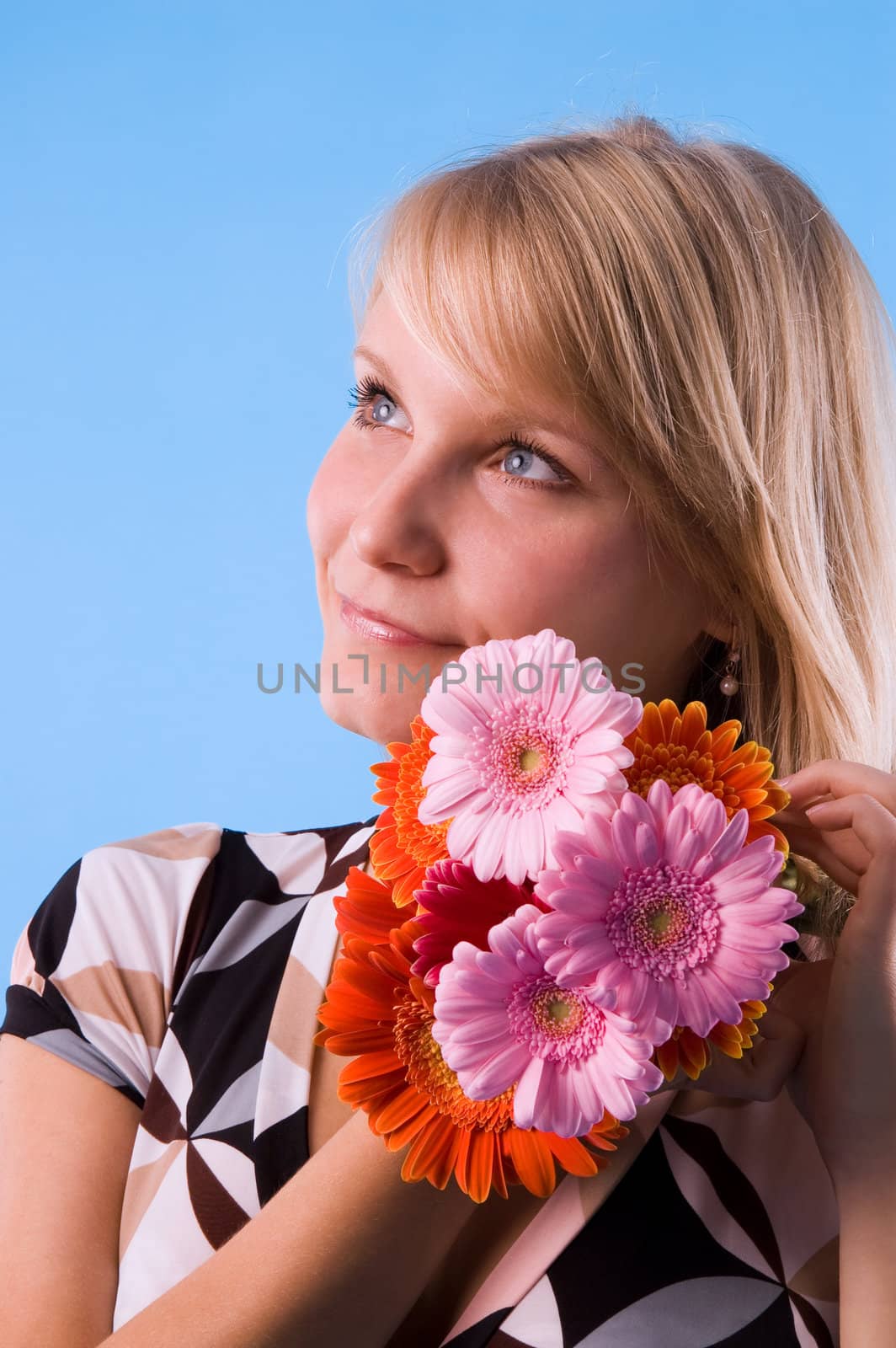 The girl and flowers by andyphoto