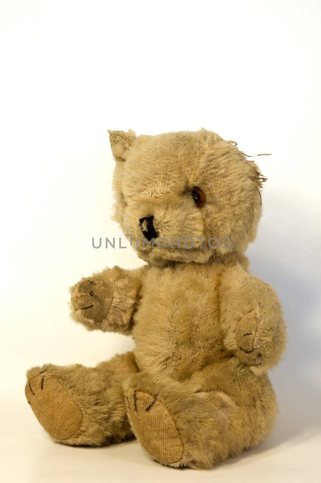 Antique Teddy by suwanneeredhead