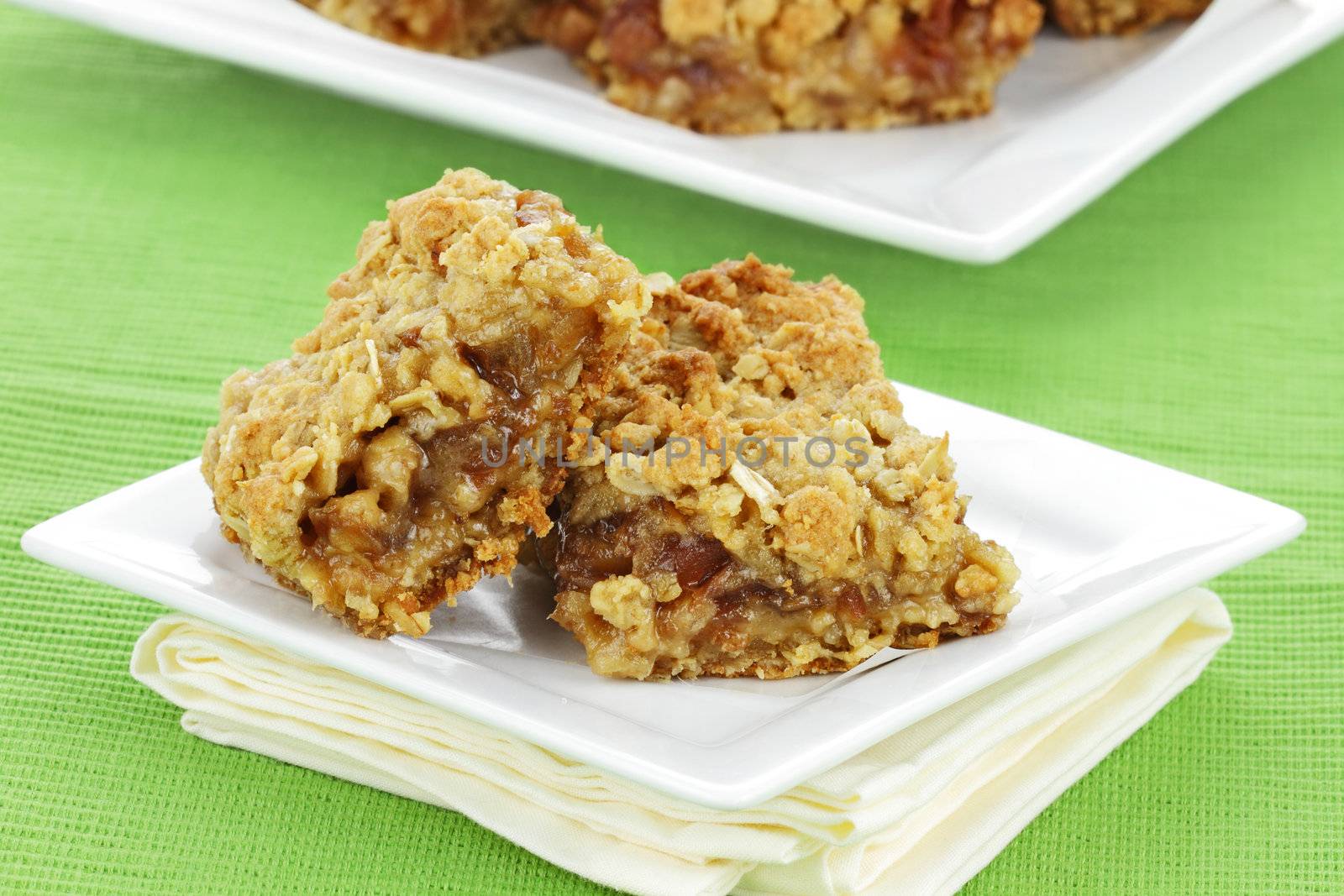Delicious date bars made with oats and pitted dates.