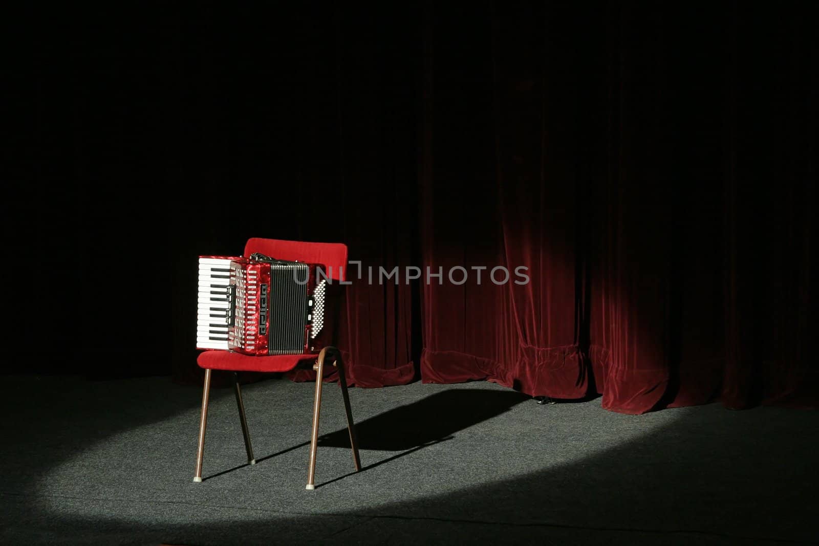 accordion on stage by rorem