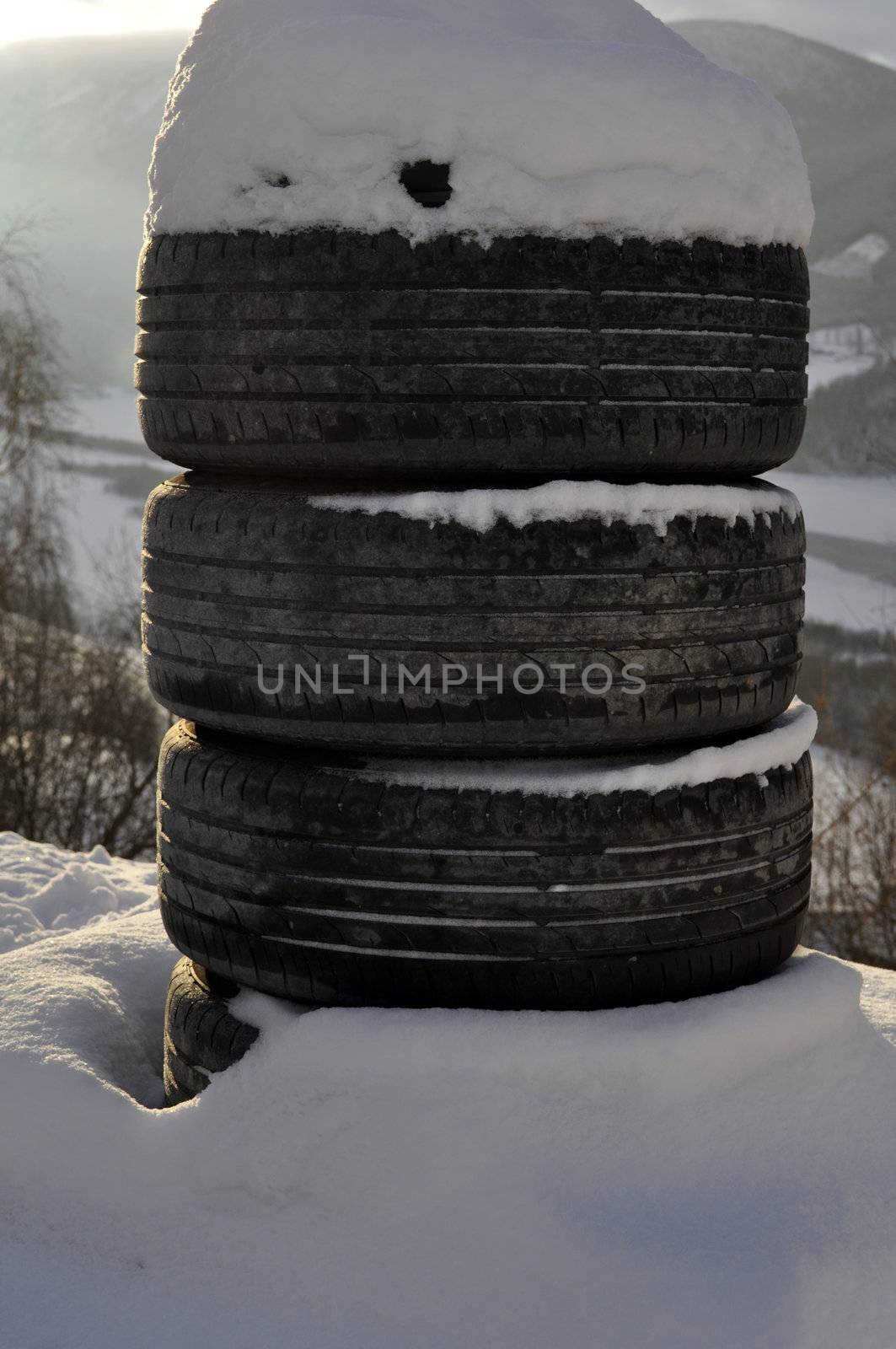 tires in the winter by kalleballes