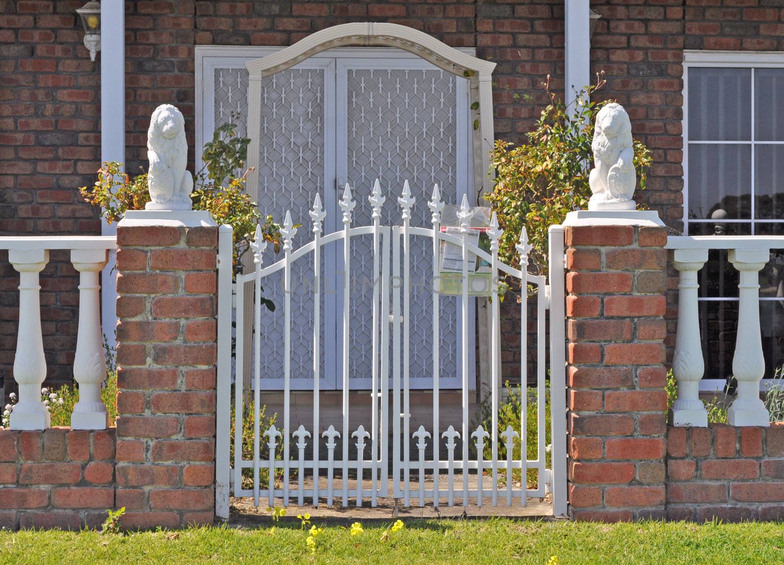 Australian family house, Front fence by dimkadimon