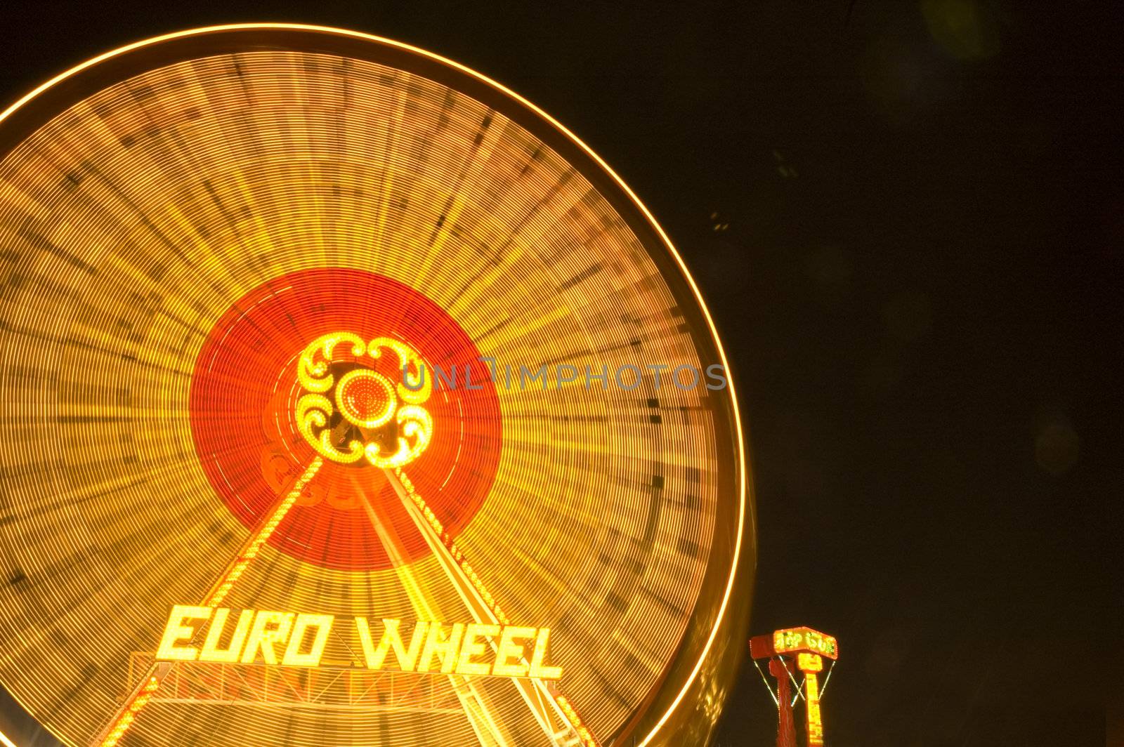 ferris wheel in the night 