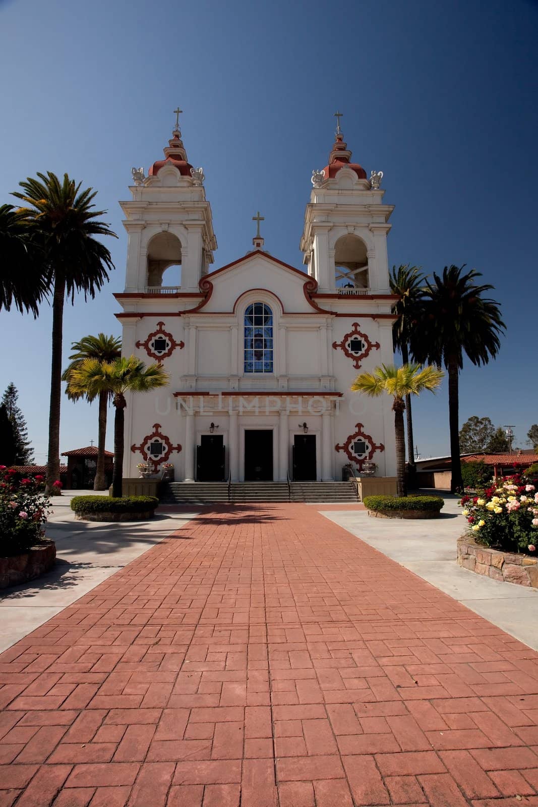 The Five Wounds Portuguese National Church is the heart and soul of the Portuguese Community in Santa Clara Valley. The Five Wounds Parish was dedicated by Father Henrique Ribeiro on November 8, 1914.