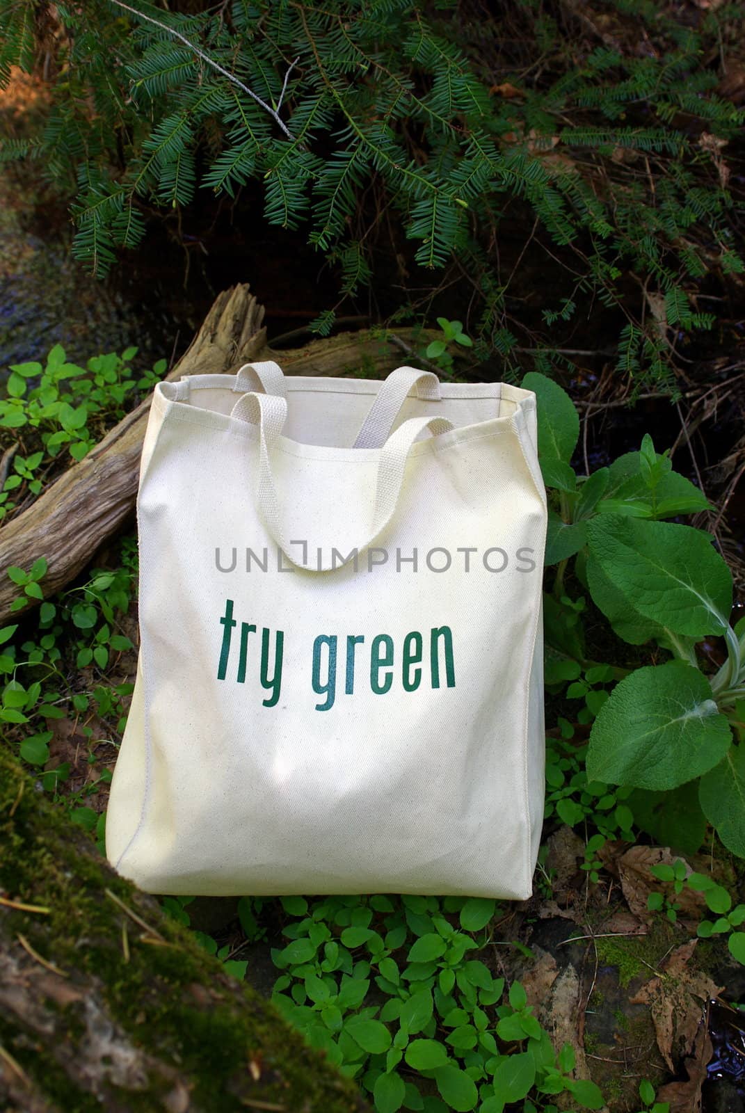 Shopping bag made out of recycled materials, replaces plasic shopping bags.