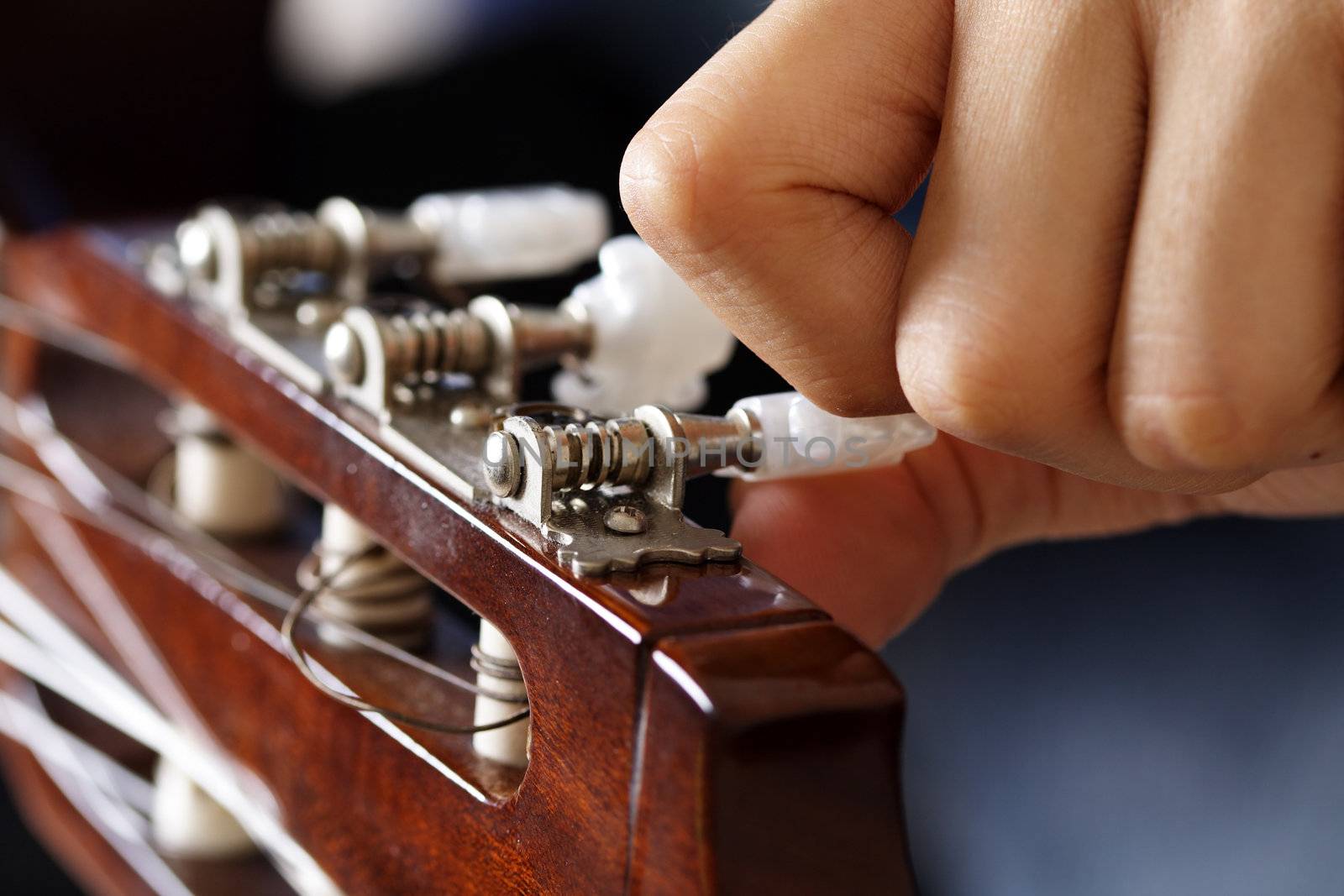 Tuning a guitar