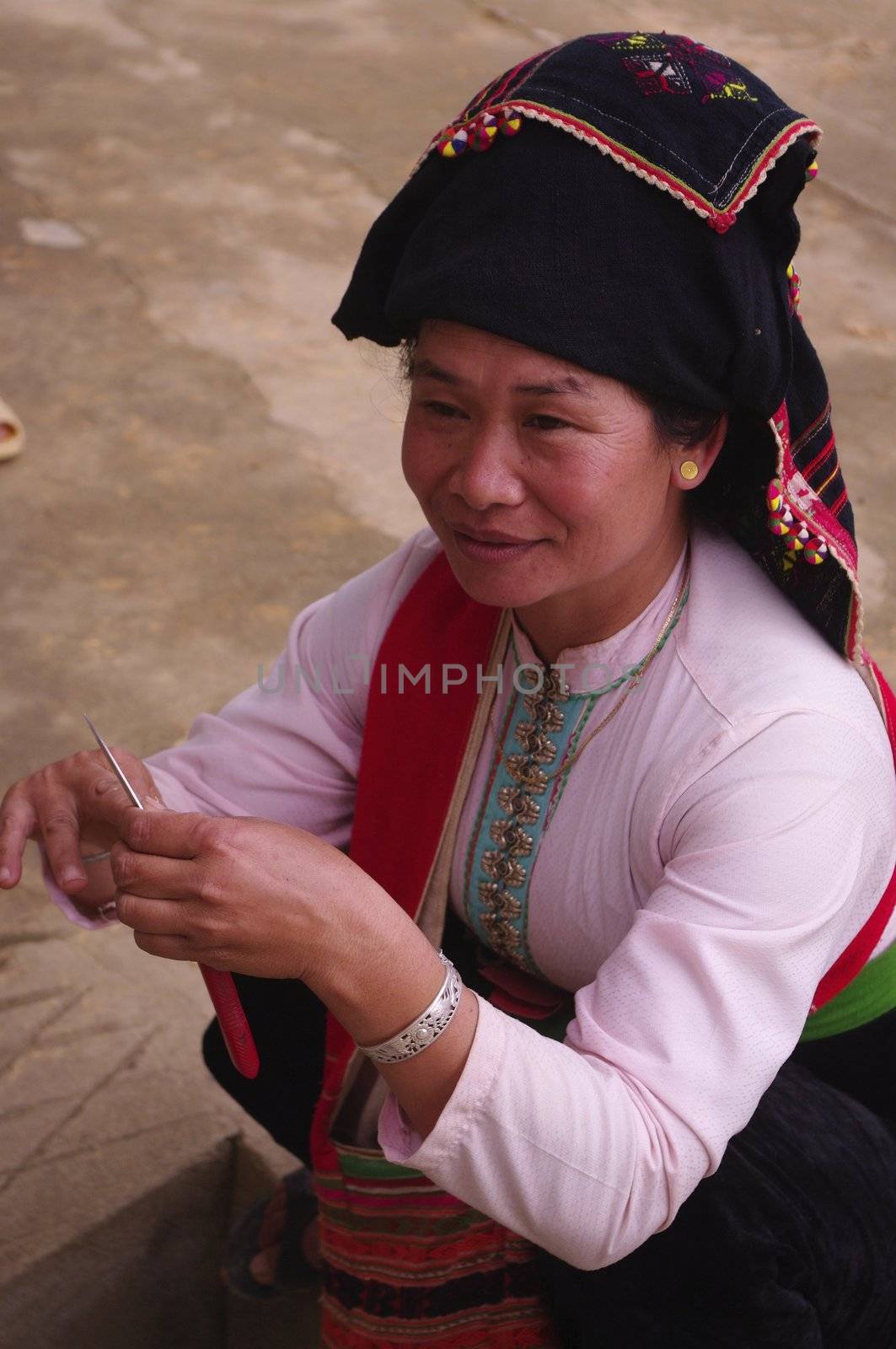 Female Thai market Dien Bien Phu by Duroc