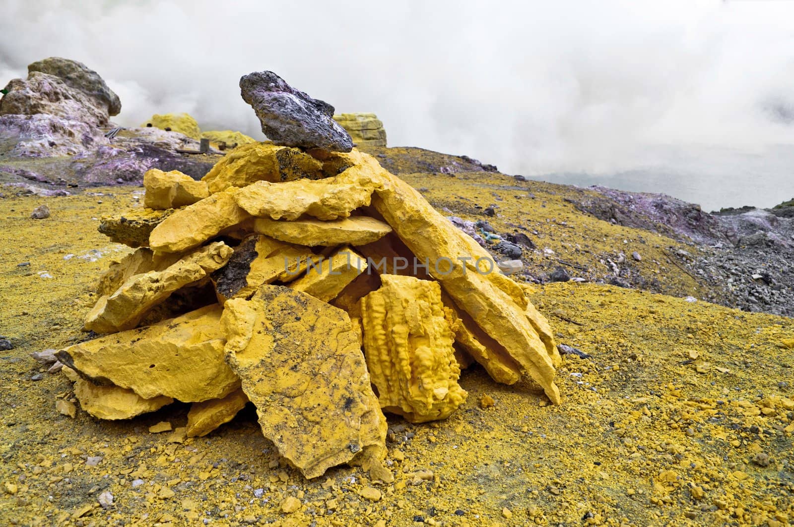 Sulfur Stones by rigamondis