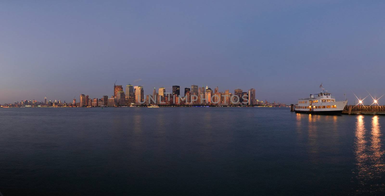dusk photo of new york city, phot taken from jersey