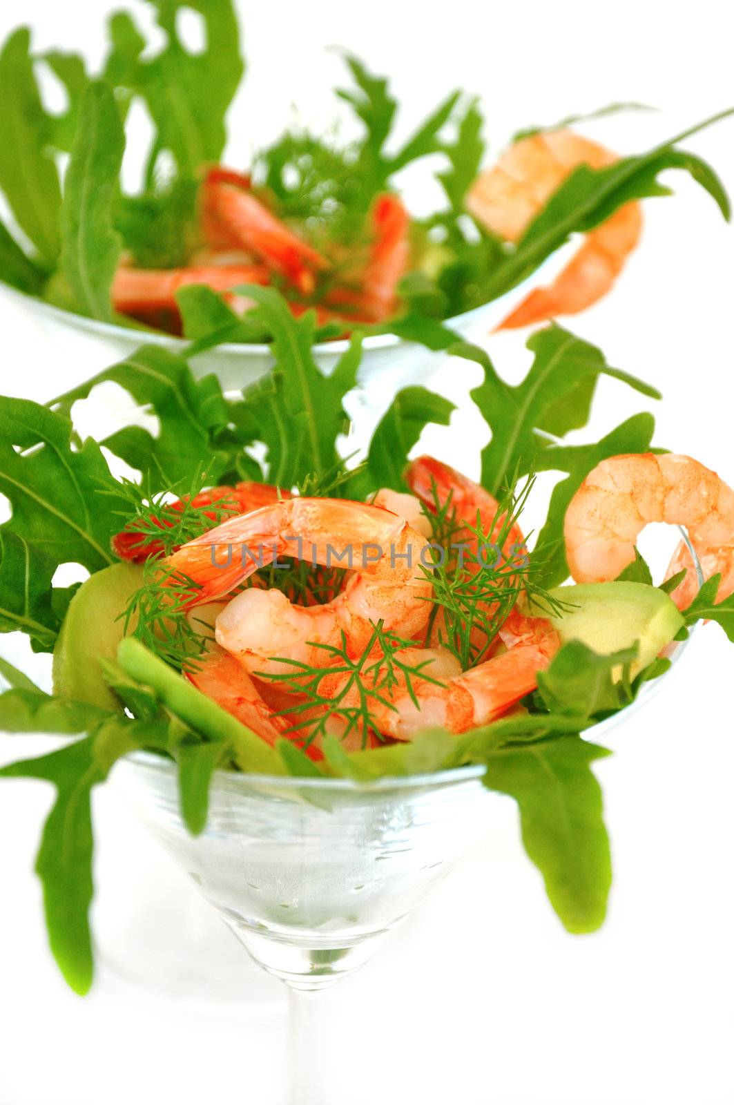 Prawns with avocado and arugula by Apolonia