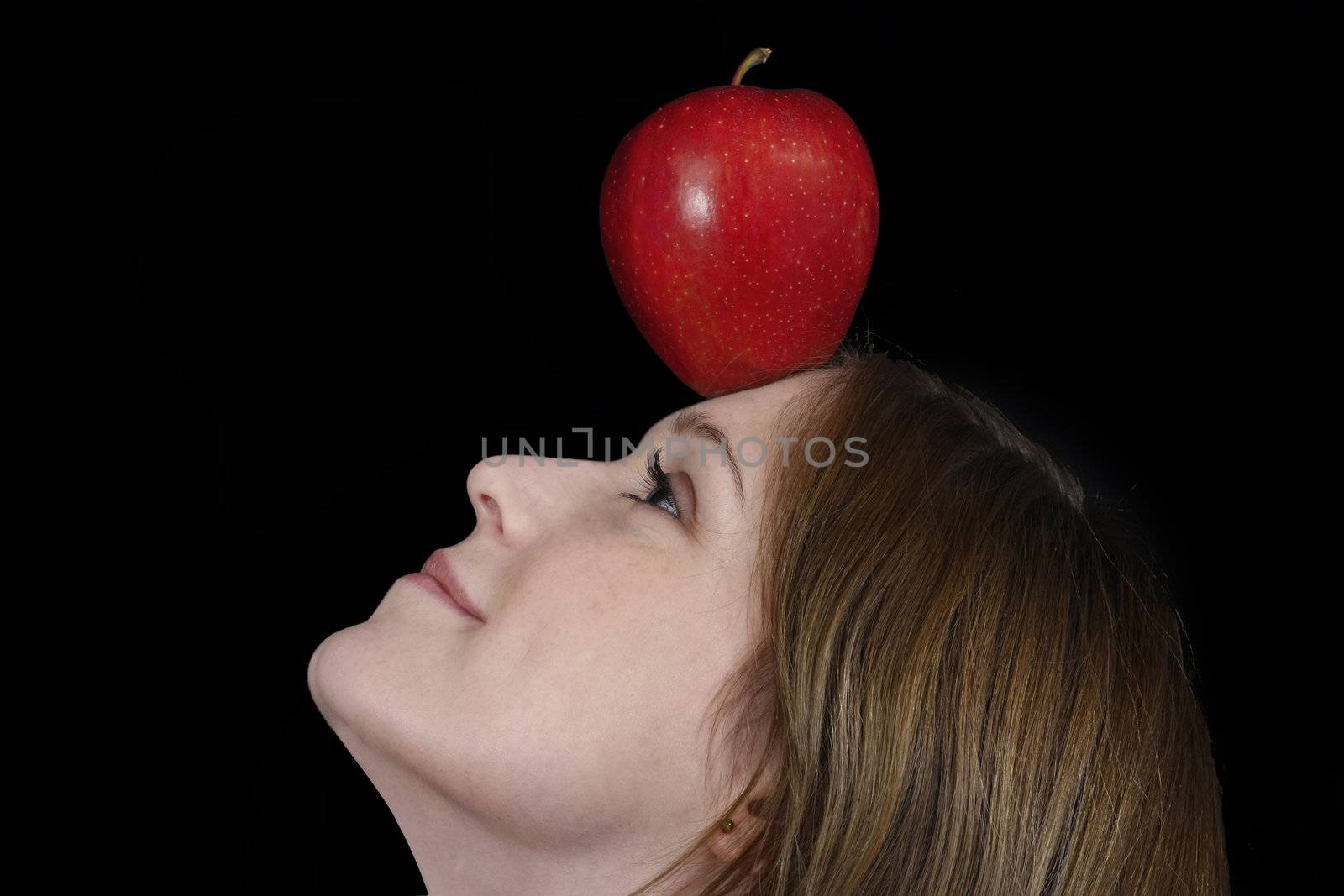 Profil of a red apple