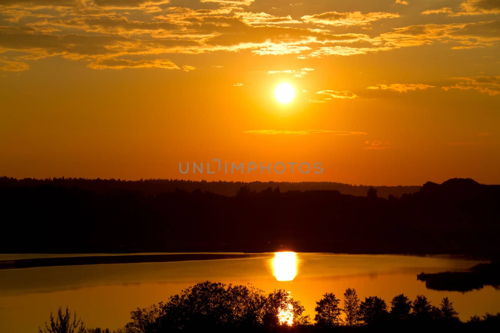 sunset on the lake by aleksaskv